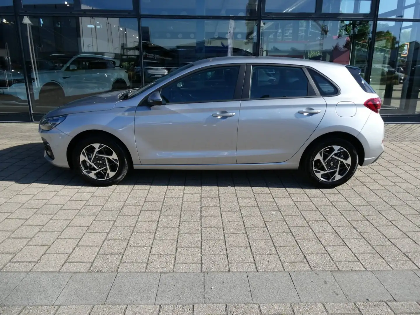 Hyundai i30 1.5 GO 1,5 DPI*LED*SH*Alu*Nav Silber - 2