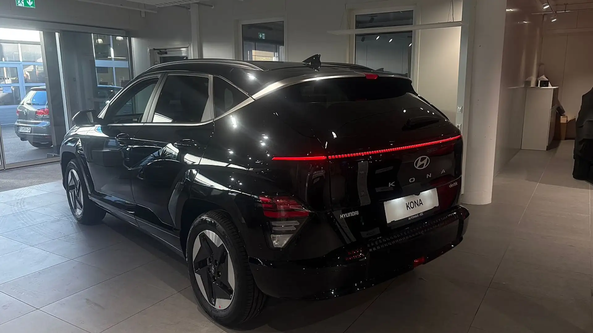 Hyundai KONA Kona Elektro 64,8kWh GO Schwarz - 2