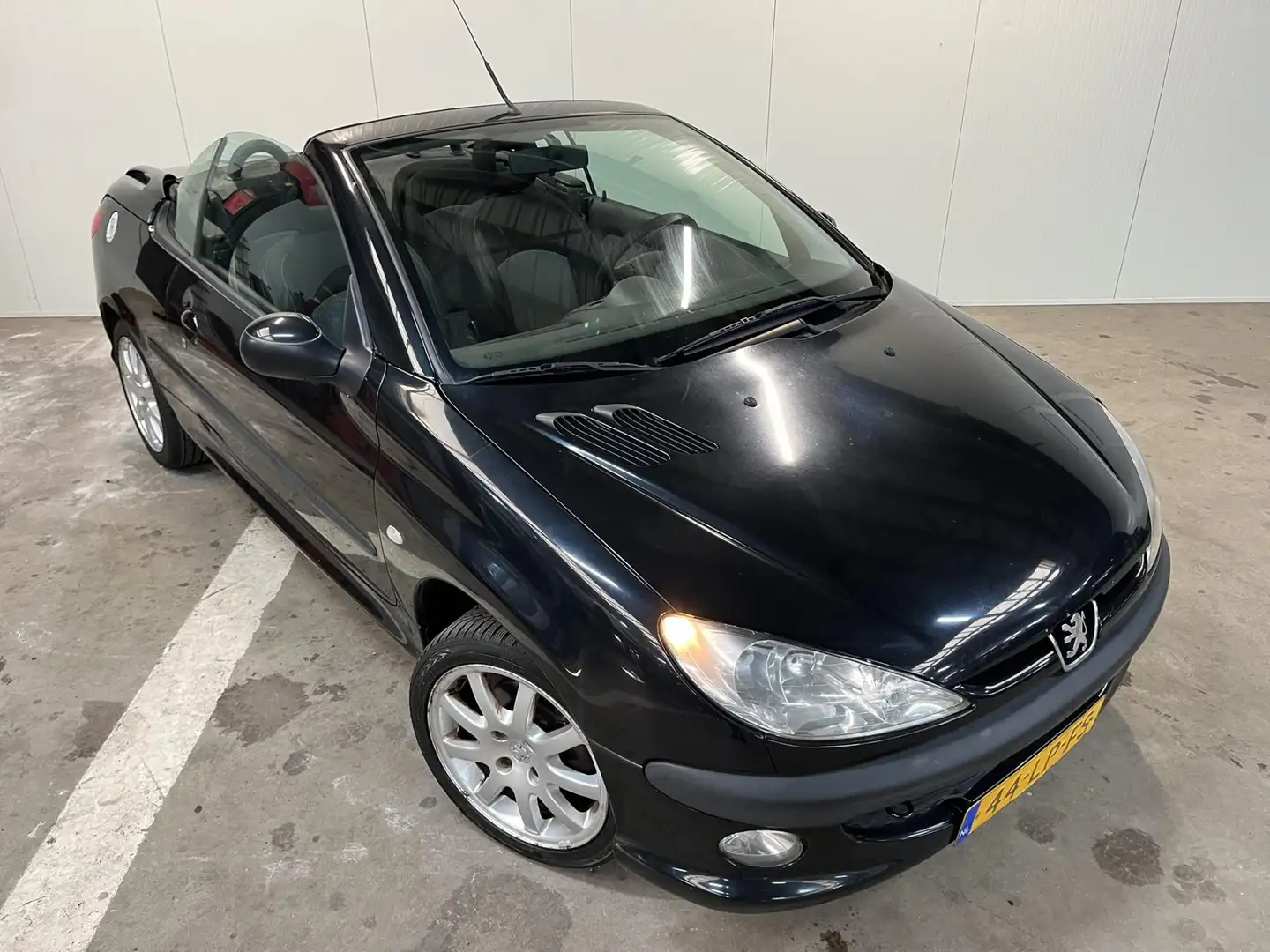 Peugeot 206 CC 1.6-16V Cabriolet APK tot december 2025! Noir - 2