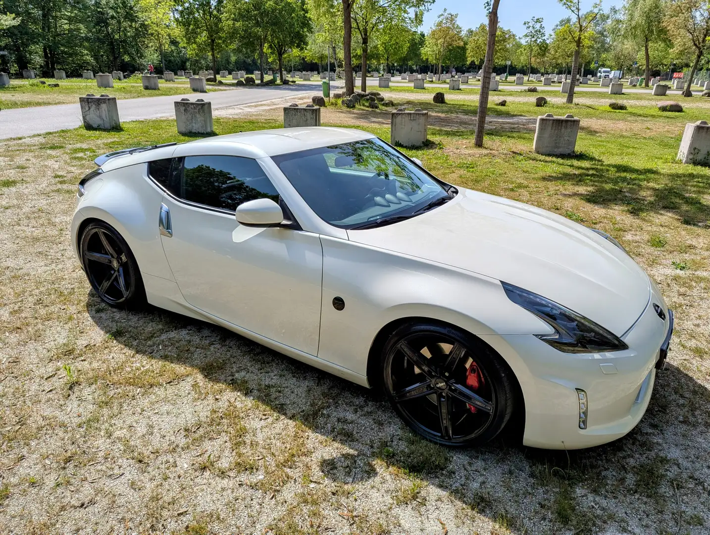 Nissan 370Z 370 Z Pack White - 1