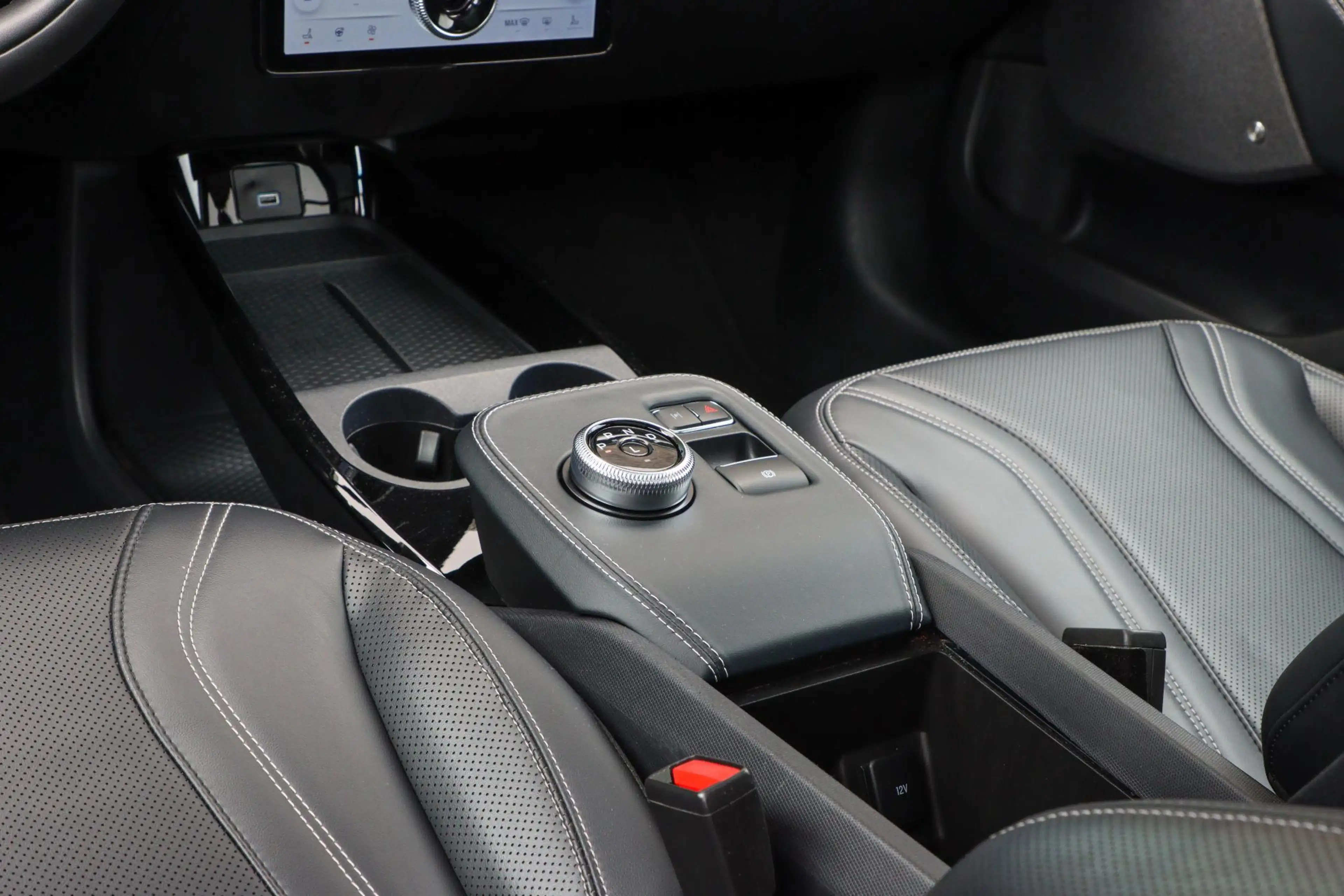 Ford Mustang Mach-E RWD 75 kWh | Soh 94% | Panoramadak | Trekhaak | Le — photo 42
