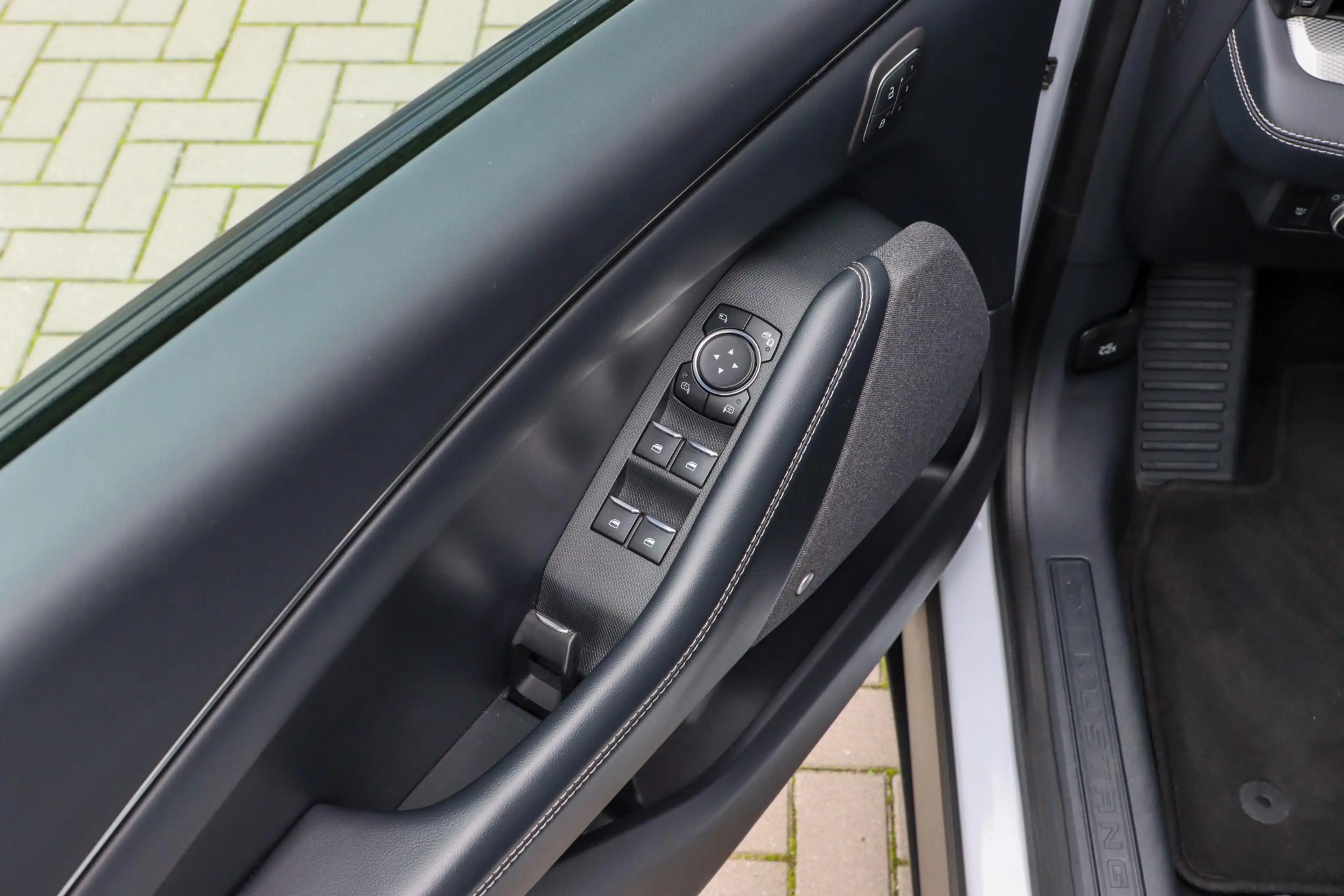 Ford Mustang Mach-E RWD 75 kWh | Soh 94% | Panoramadak | Trekhaak | Le — photo 27
