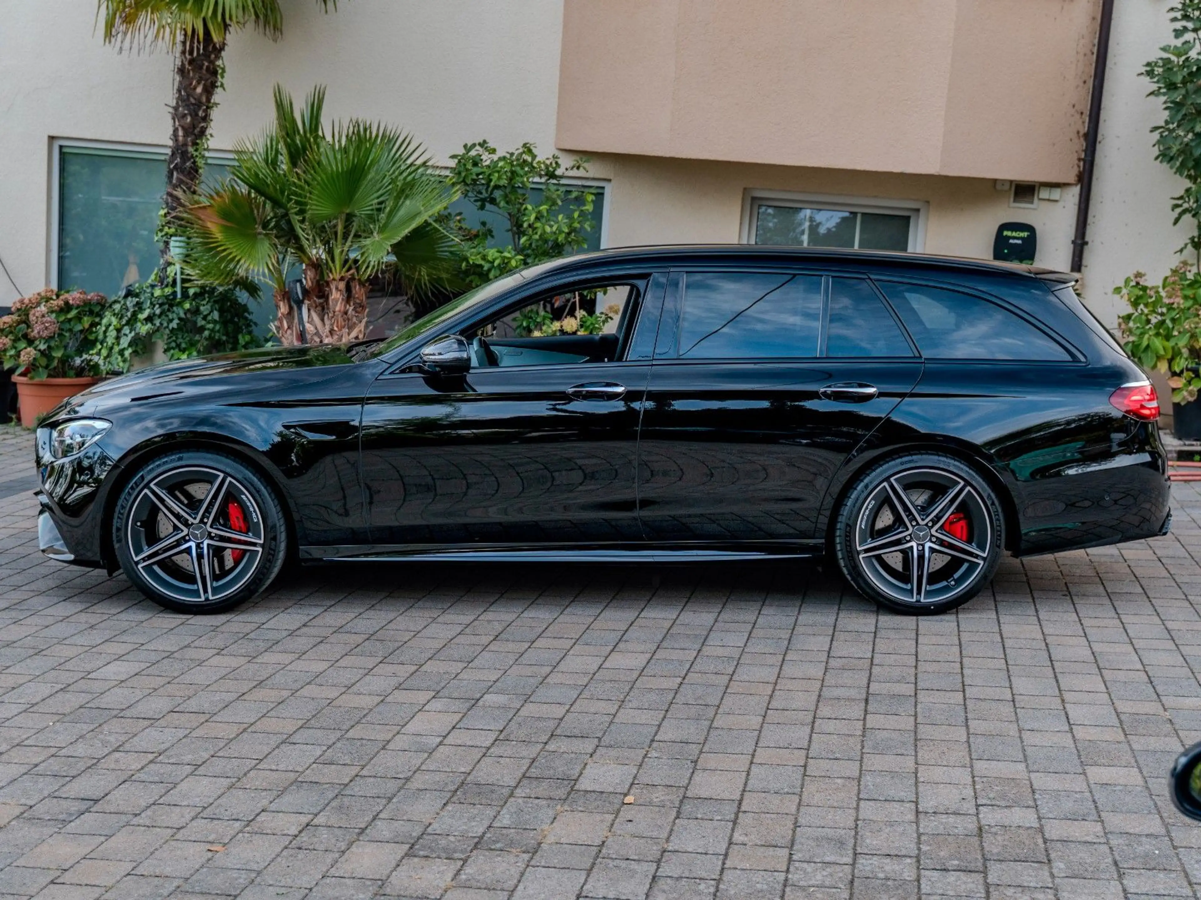 Mercedes-Benz E 63 AMG E 63 S T AMG 4Matic/1.Hd/Burmester/Carbon/360° — photo 4