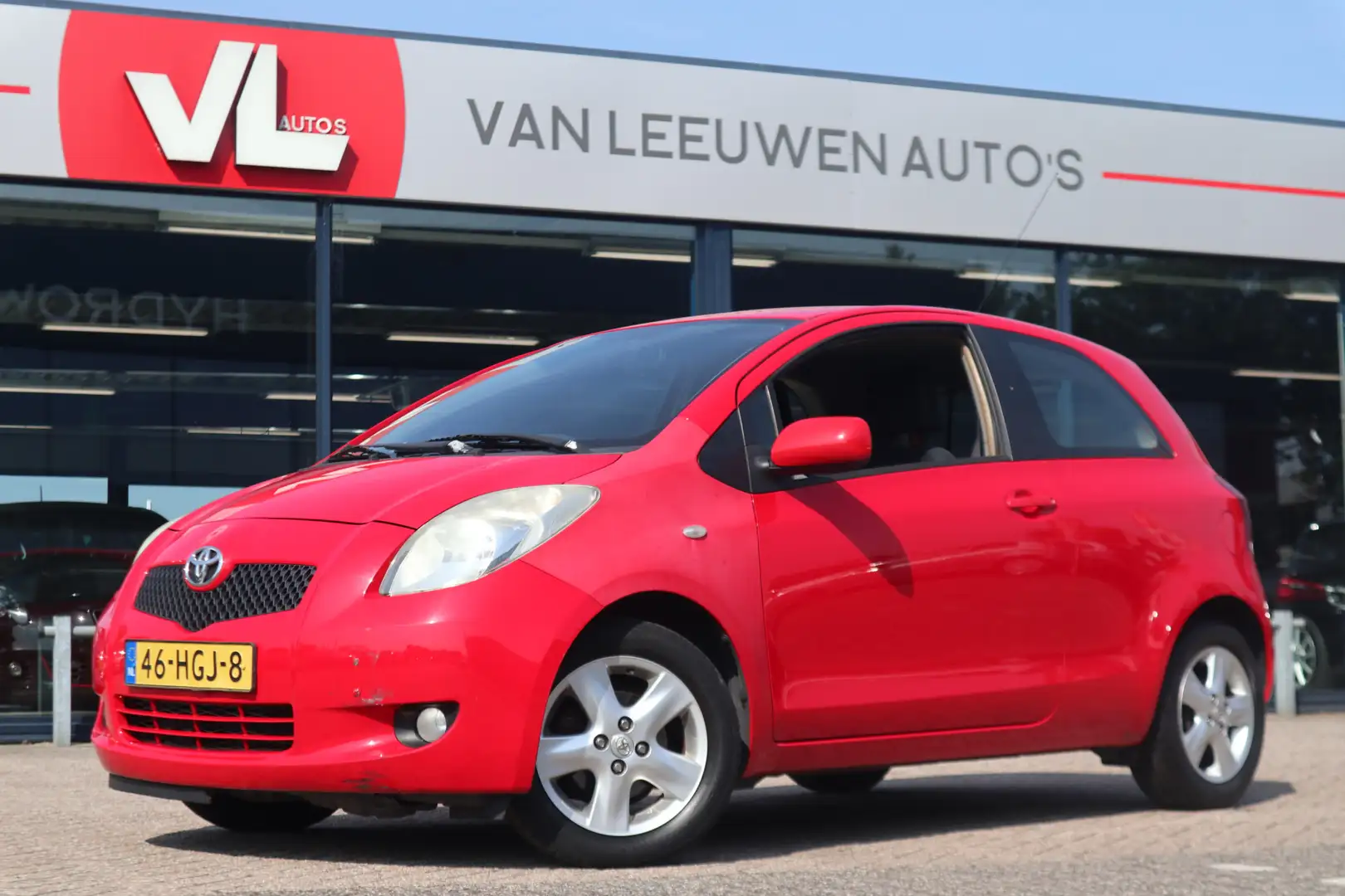 Toyota Yaris 1.3 VVTi Luna MMT | Automaat | Lees Tekst | Read T Rood - 1