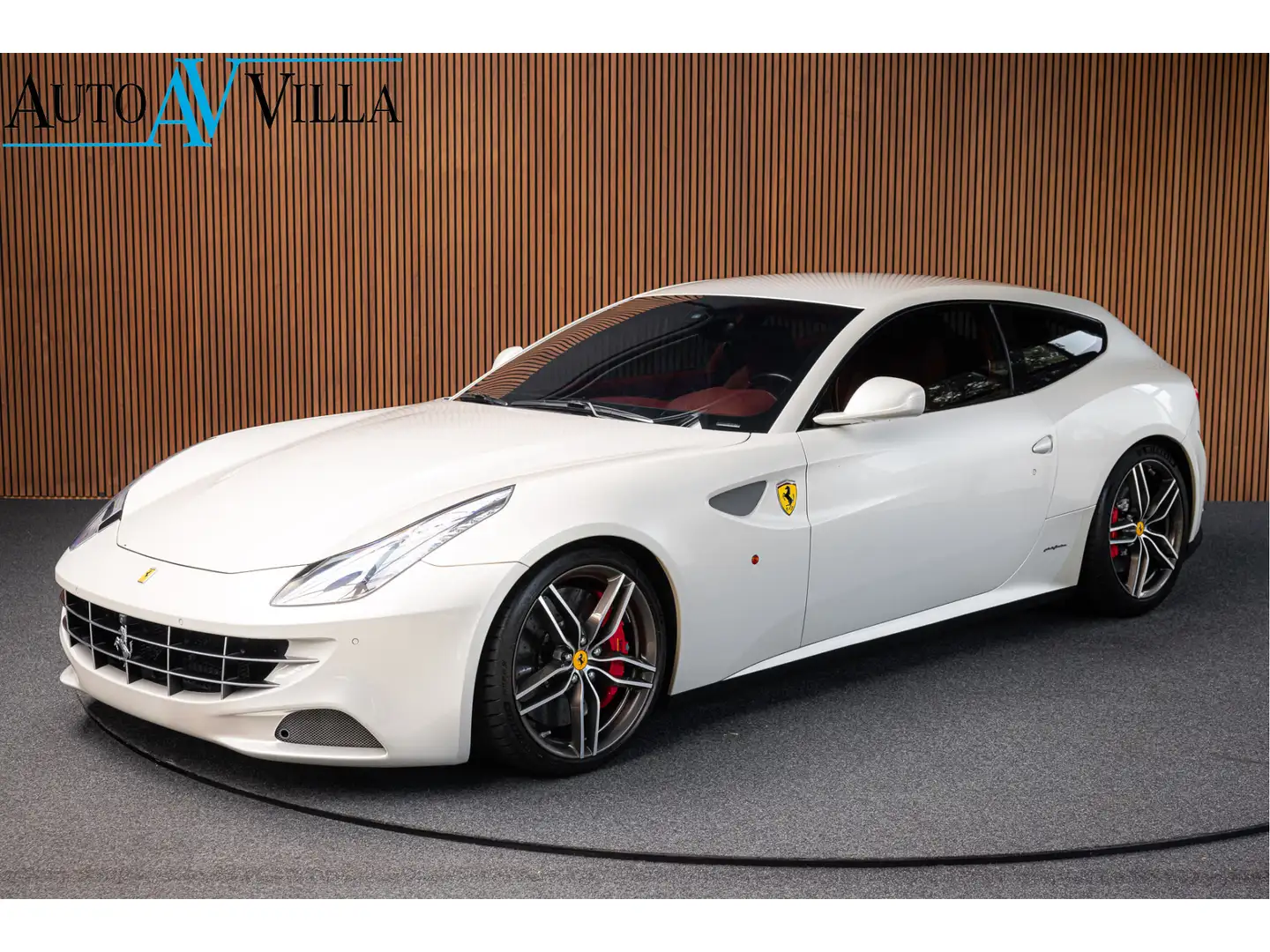 Ferrari FF 6.3 V12 Carbon Camera Lift Passengerdisplay Nieuw Wit - 1