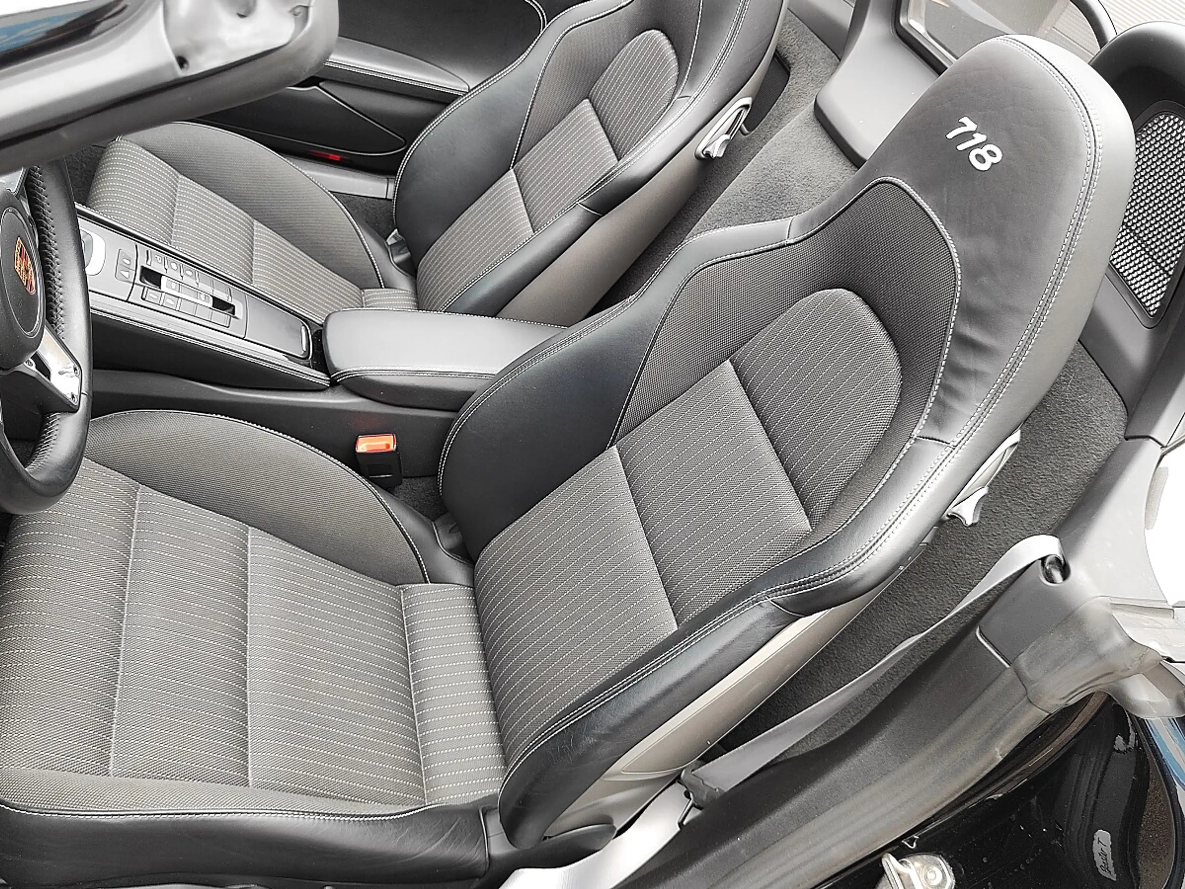Porsche Boxster 718 Boxster T PDK — photo 15