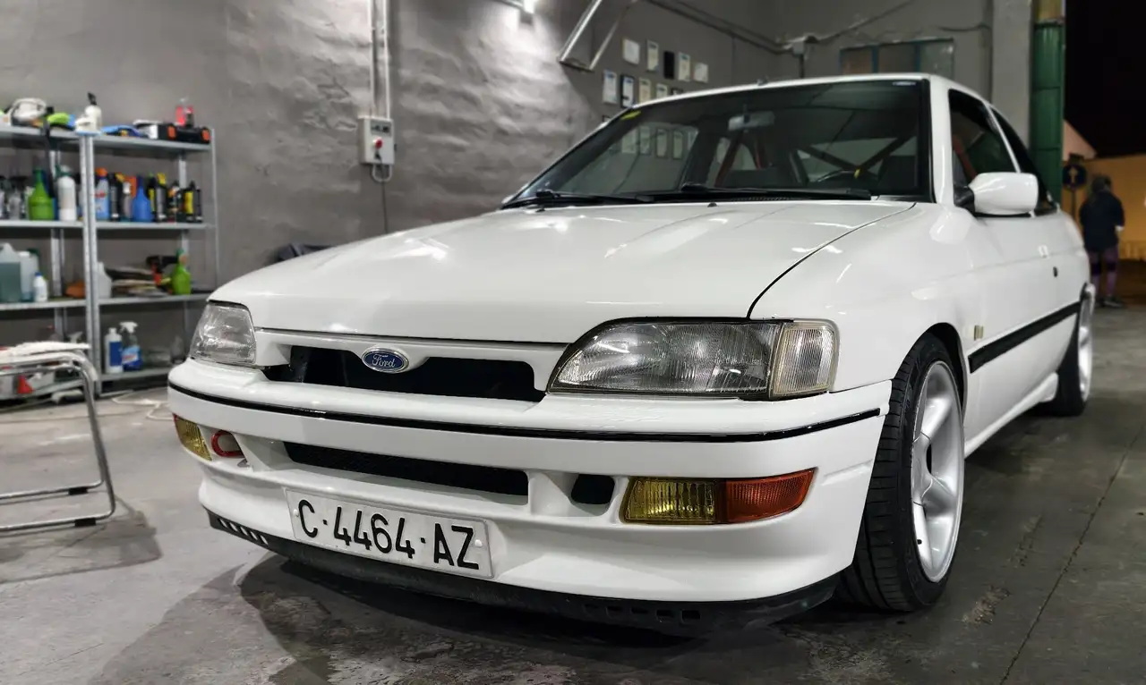 Ford Escort RS 2000i 16v, foto 1