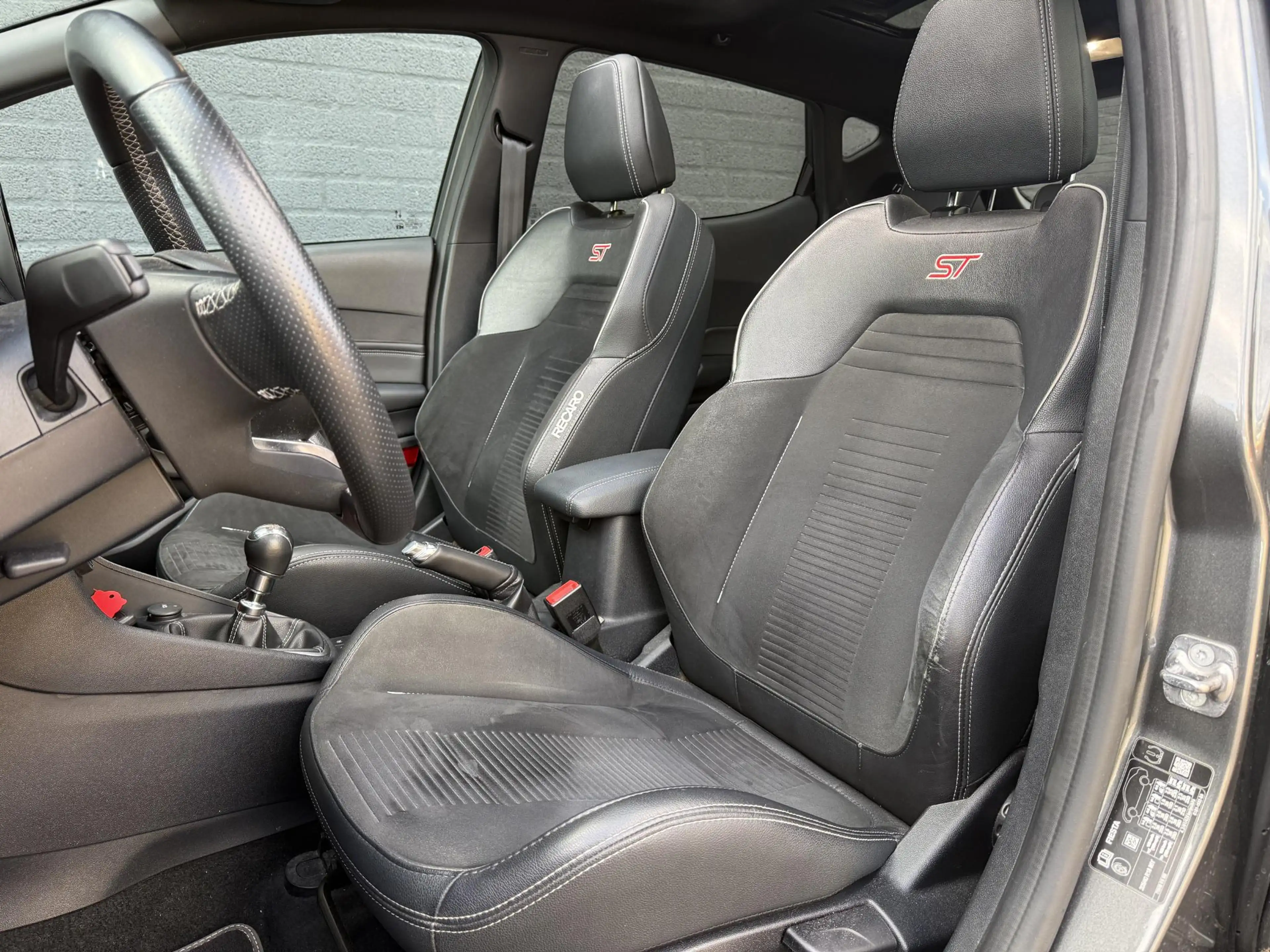 Ford Fiesta 1.5 EcoBoost ST-3 | Pano | Recaro | LED | Navi | B — photo 5