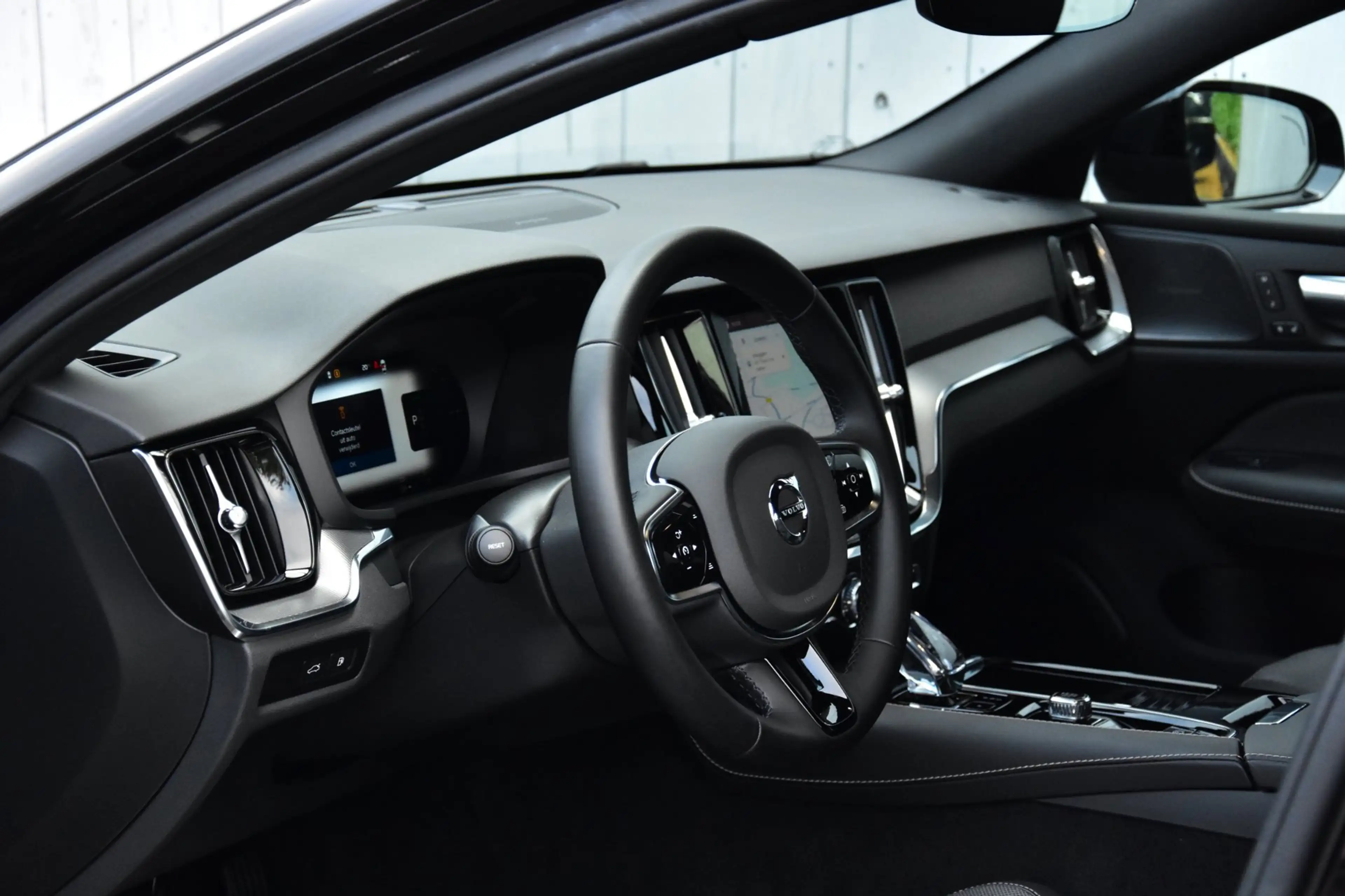 Volvo S60 2.0 Recharge T8 AWD Plus Dark | 360° Camera | Leer — photo 3