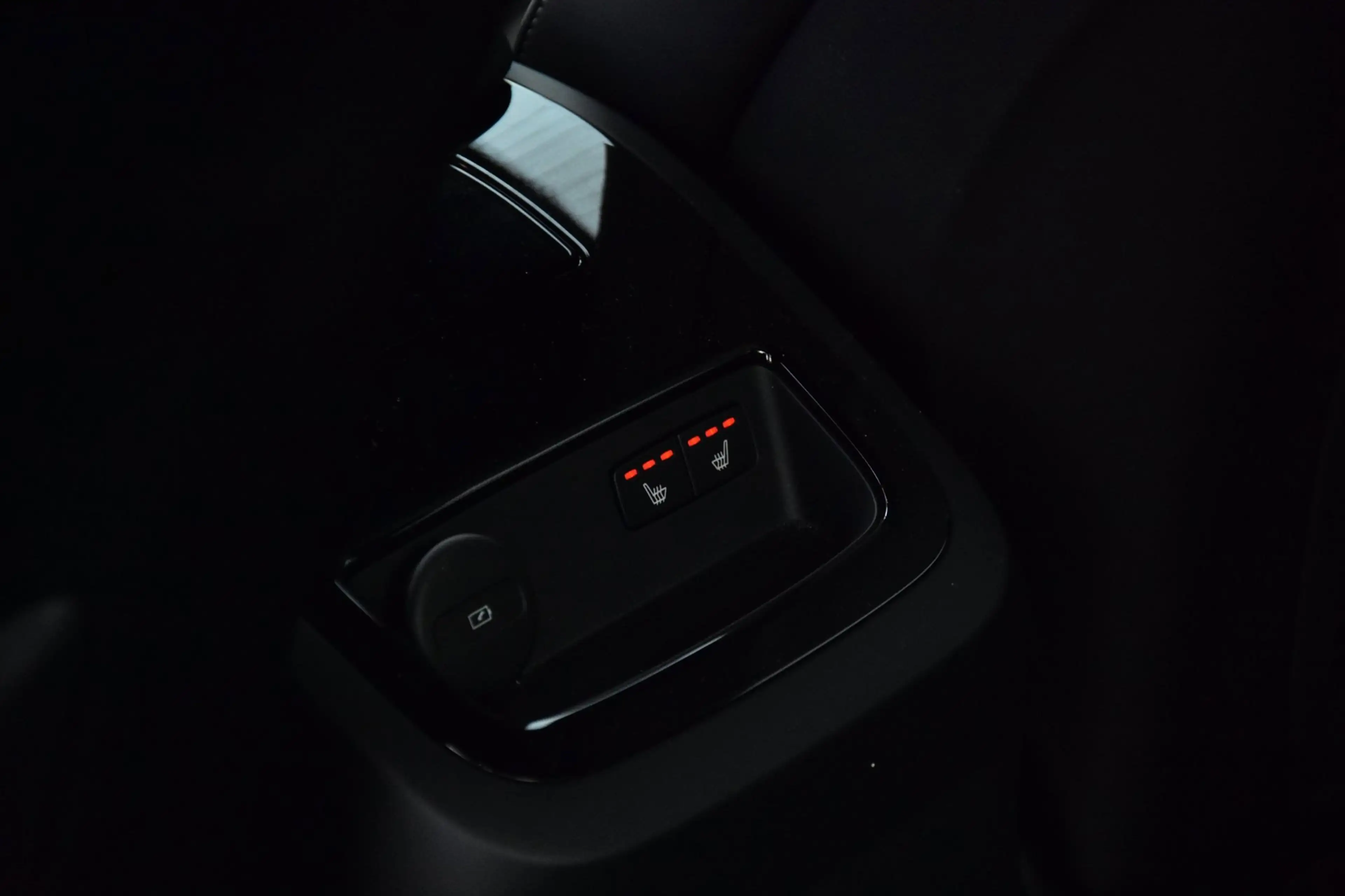 Volvo S60 2.0 Recharge T8 AWD Plus Dark | 360° Camera | Leer — photo 26