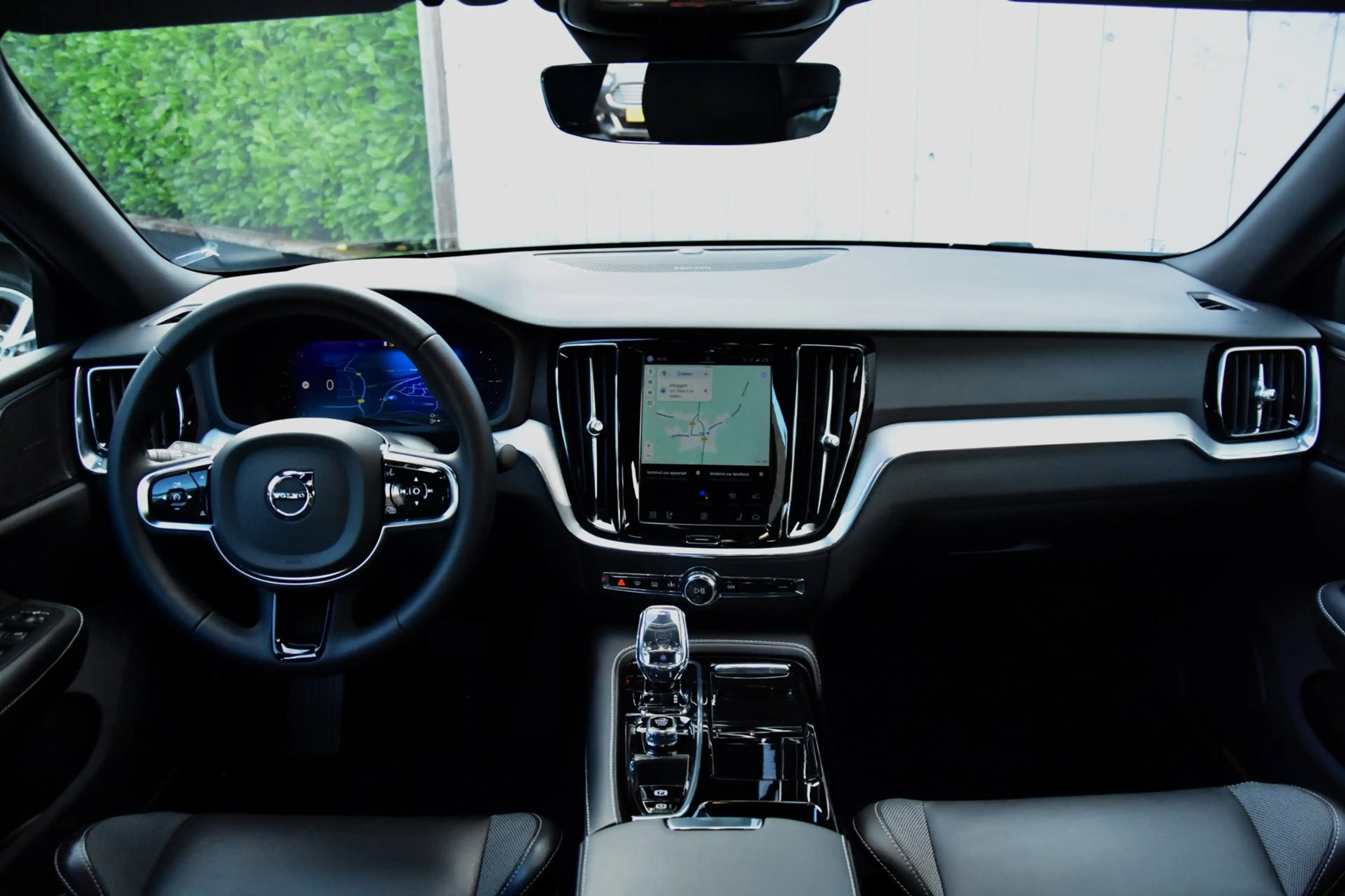 Volvo S60 2.0 Recharge T8 AWD Plus Dark | 360° Camera | Leer — photo 4