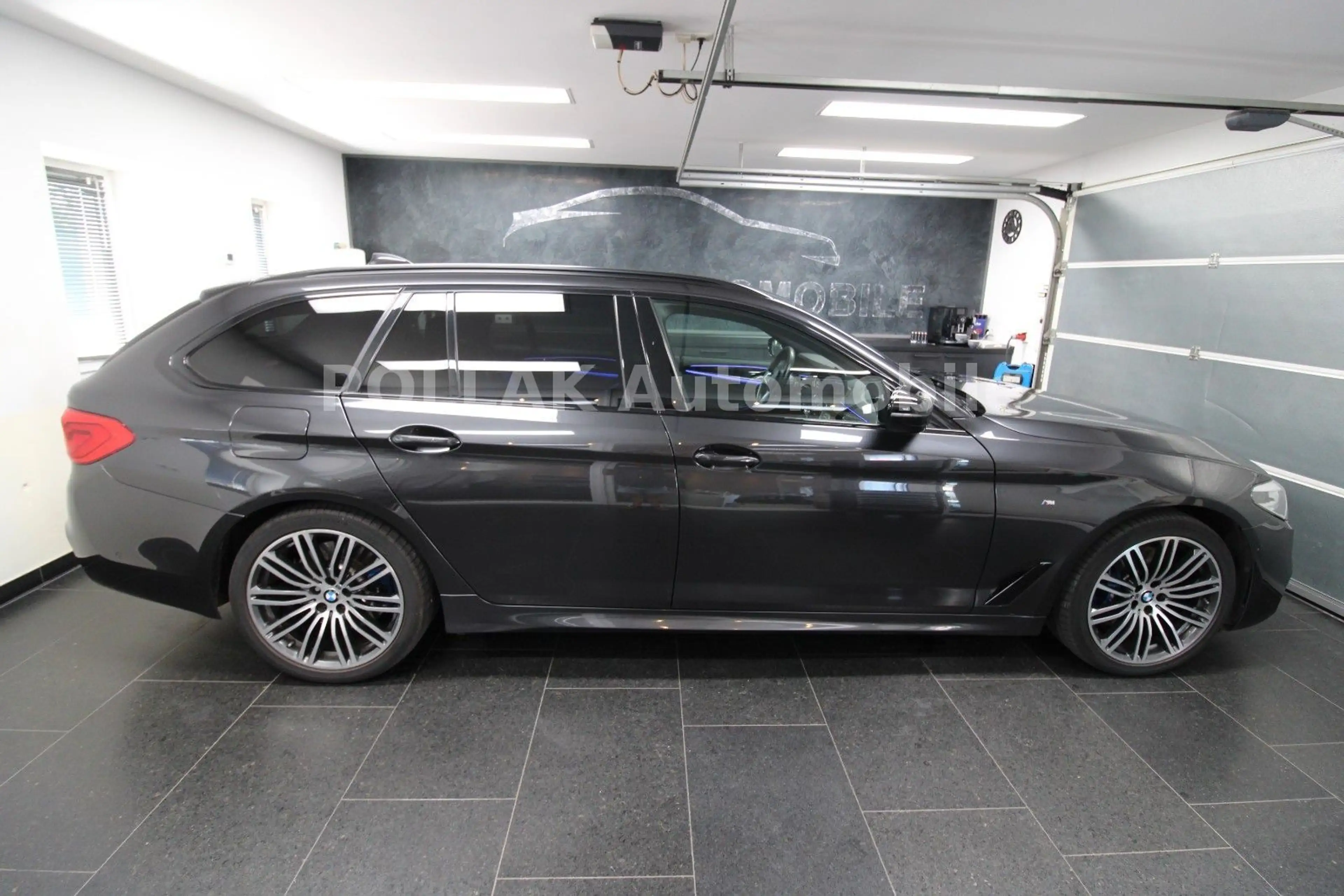 BMW 525 d Touring M Sport*LED*LEDER*NAVI*HEADUP*PANO* — photo 6