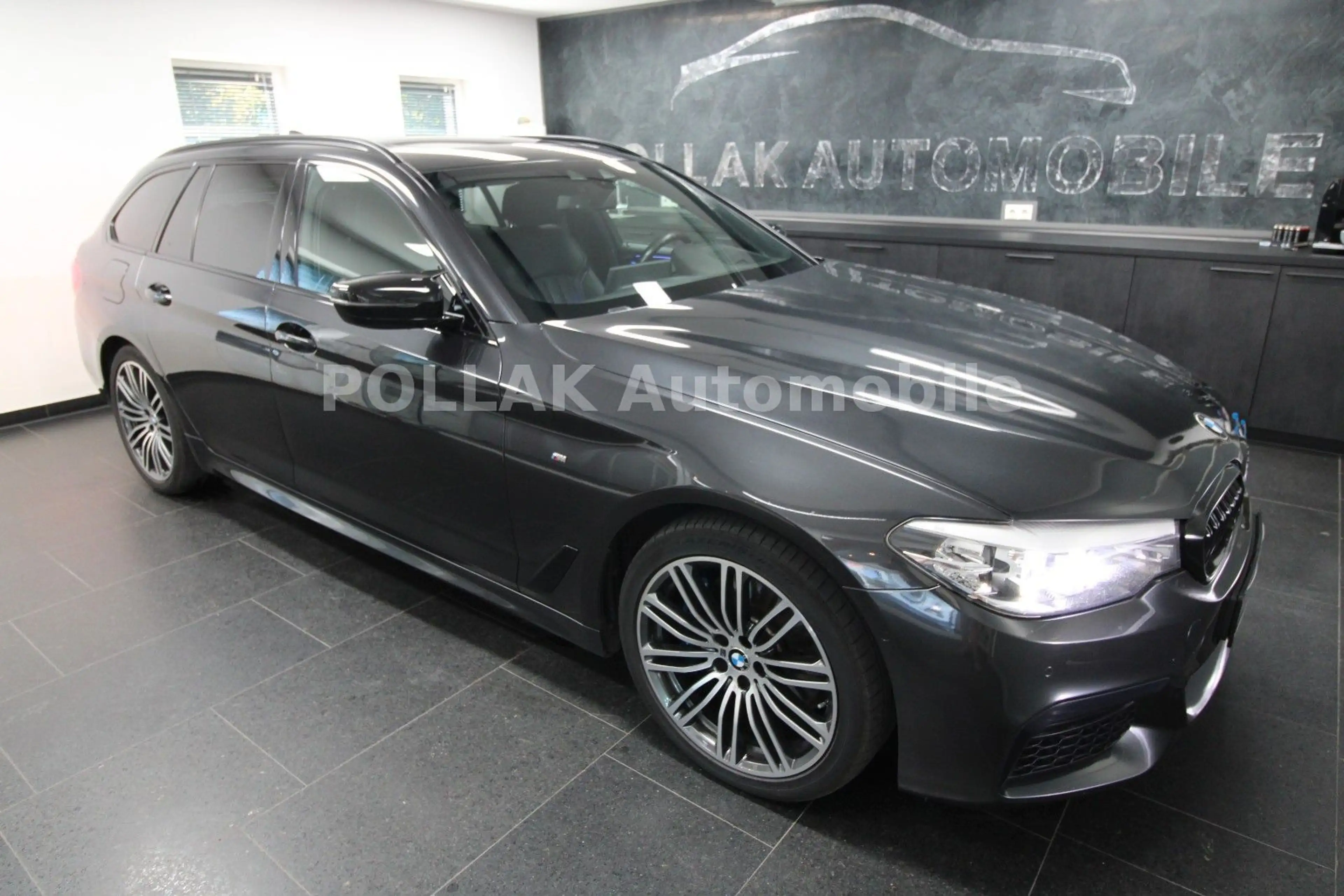 BMW 525 d Touring M Sport*LED*LEDER*NAVI*HEADUP*PANO* — photo 2