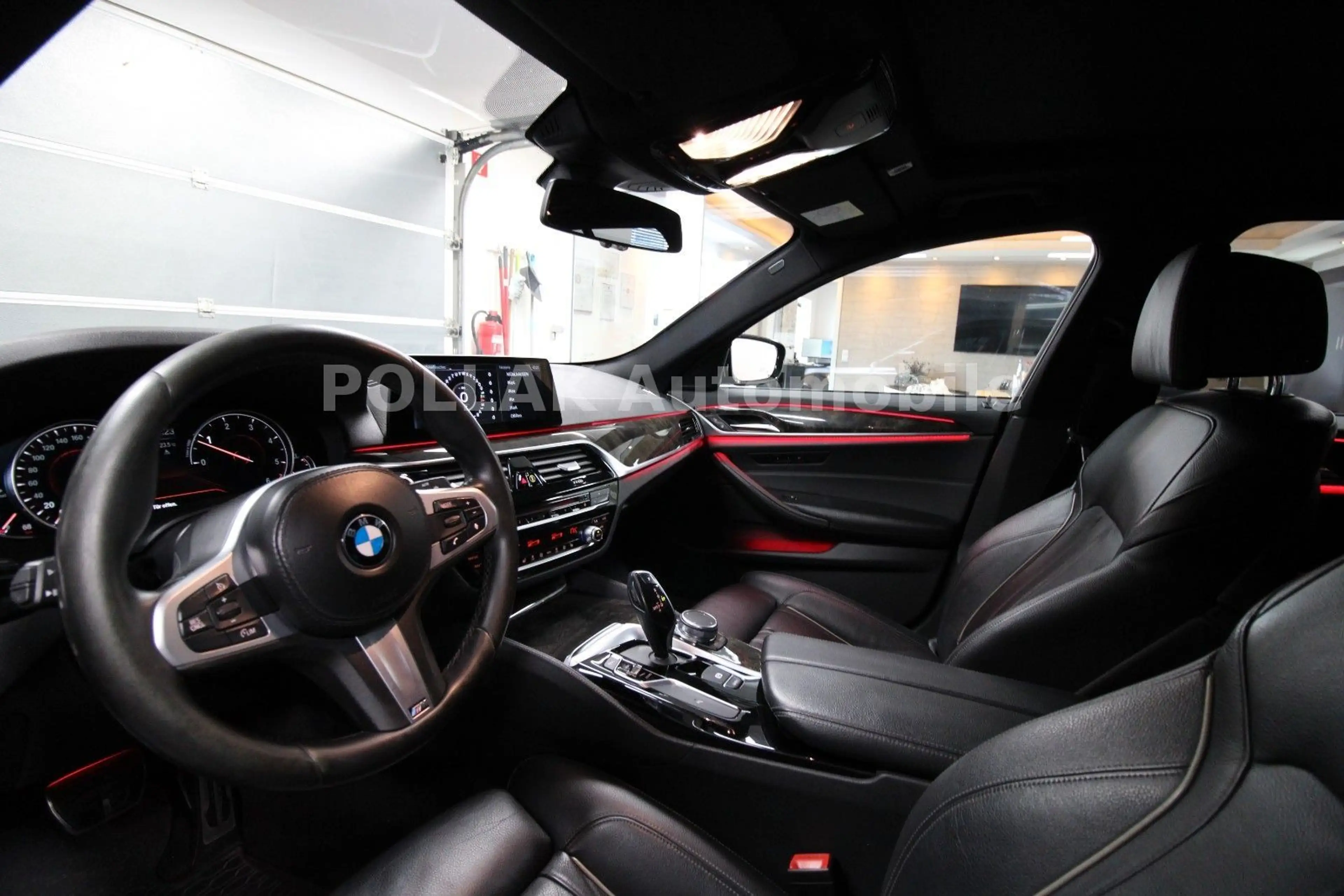 BMW 525 d Touring M Sport*LED*LEDER*NAVI*HEADUP*PANO* — photo 8
