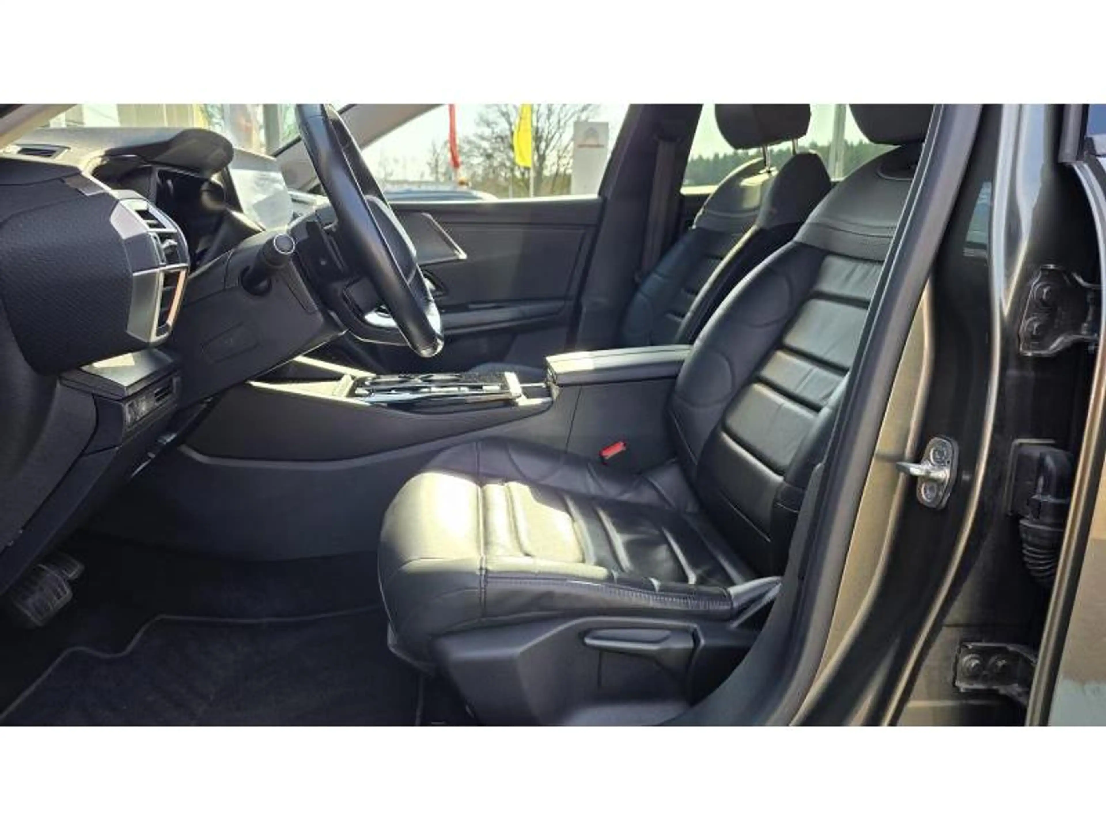 Citroen C5 X SHINE — photo 8