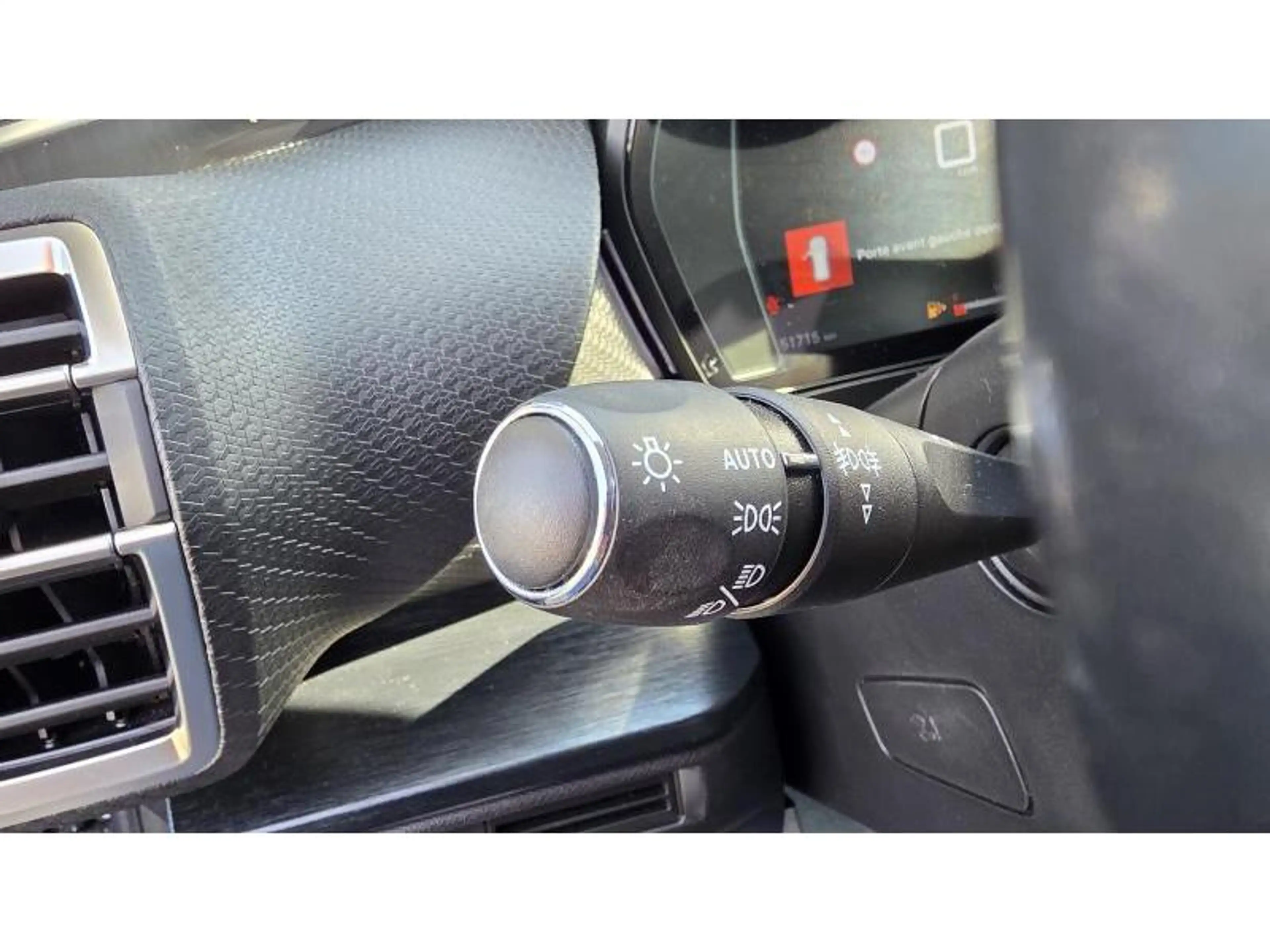 Citroen C5 X SHINE — photo 11
