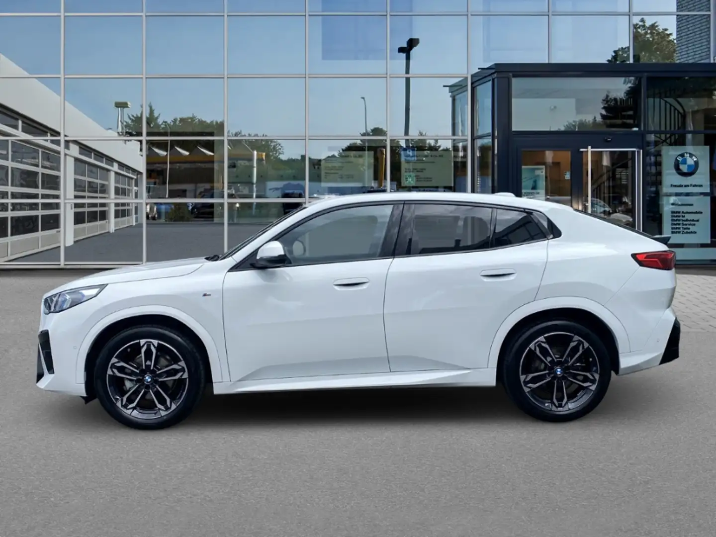 BMW X2 sDrive18d M Sport AHK/HeadUp/LiveCockpitPro/Sitzhg Weiß - 2