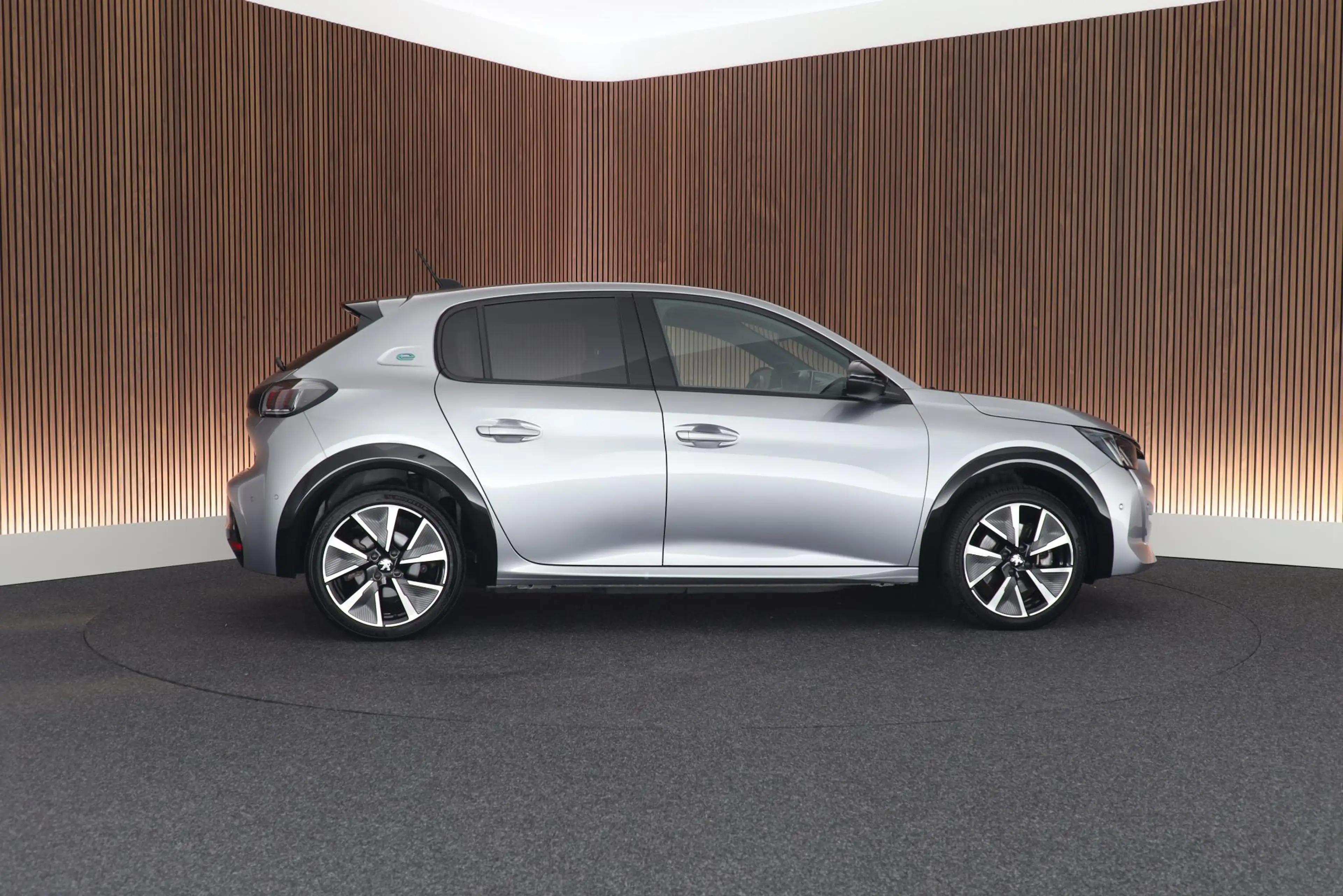Peugeot e-208 EV GT 136pk 50 kWh SOH 91% Camera Navigatie Virtua — photo 9