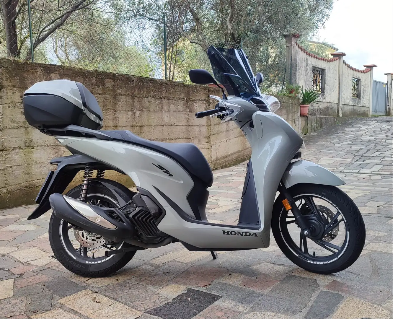 Honda SH 125i Szürke - 1