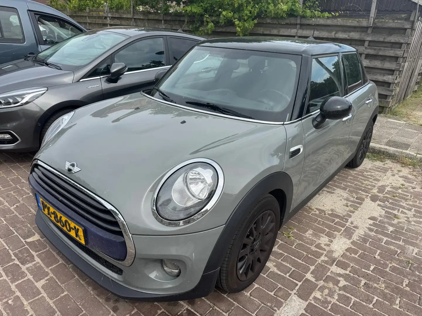 MINI Cooper Cooper 1.5 Business Grijs - 1