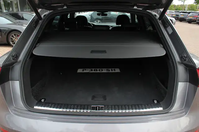 Audi E-Tron view 17