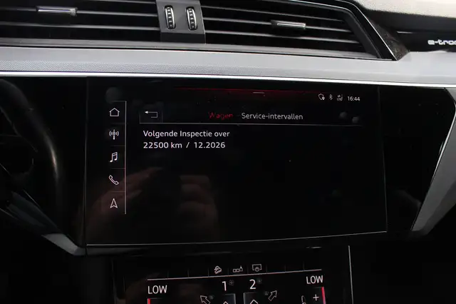 Audi E-Tron view 24