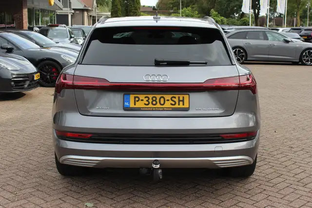 Audi E-Tron view 16