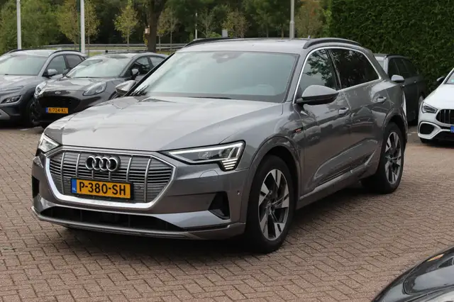 Audi E-Tron view 7