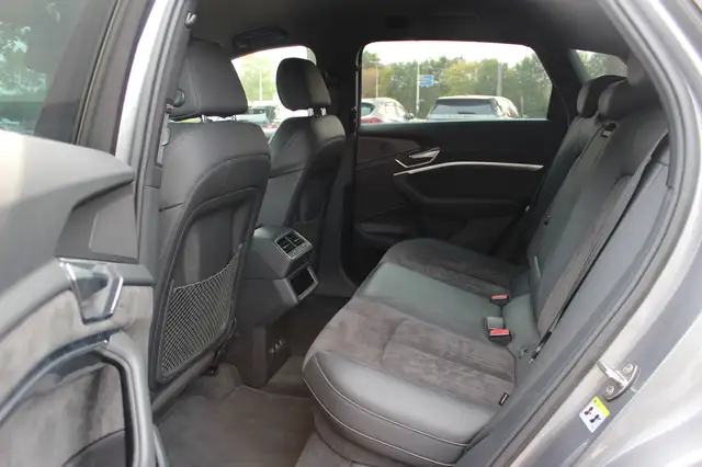 Audi E-Tron view 12