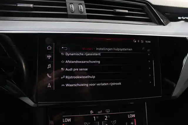 Audi E-Tron view 29