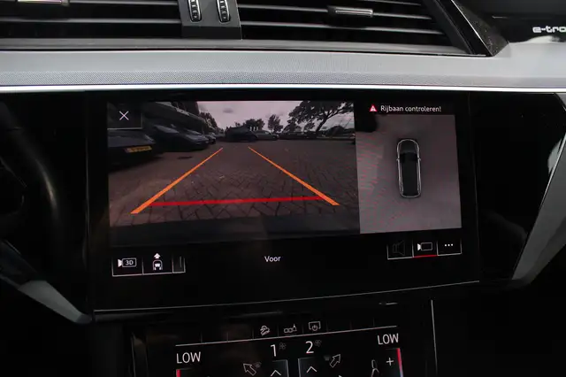 Audi E-Tron view 21