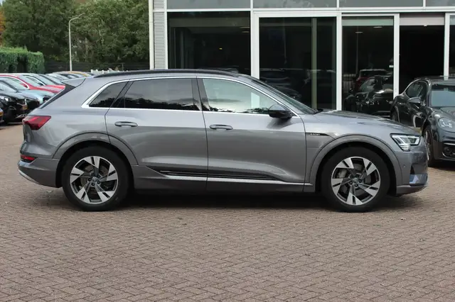 Audi E-Tron view 6
