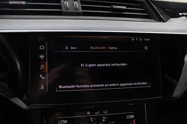 Audi E-Tron view 28