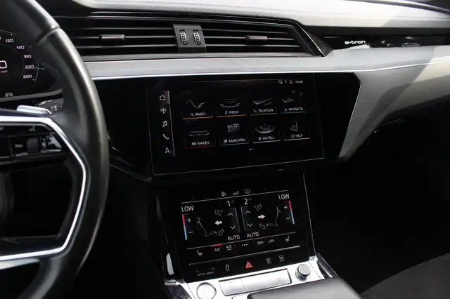Audi E-Tron view 20