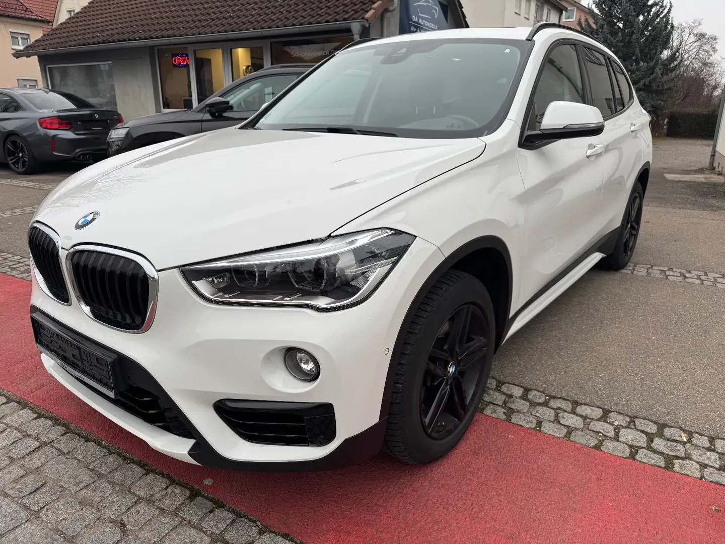 BMW X1 xDrive 20 d Sport Line/Panoramadach Weiß - 1