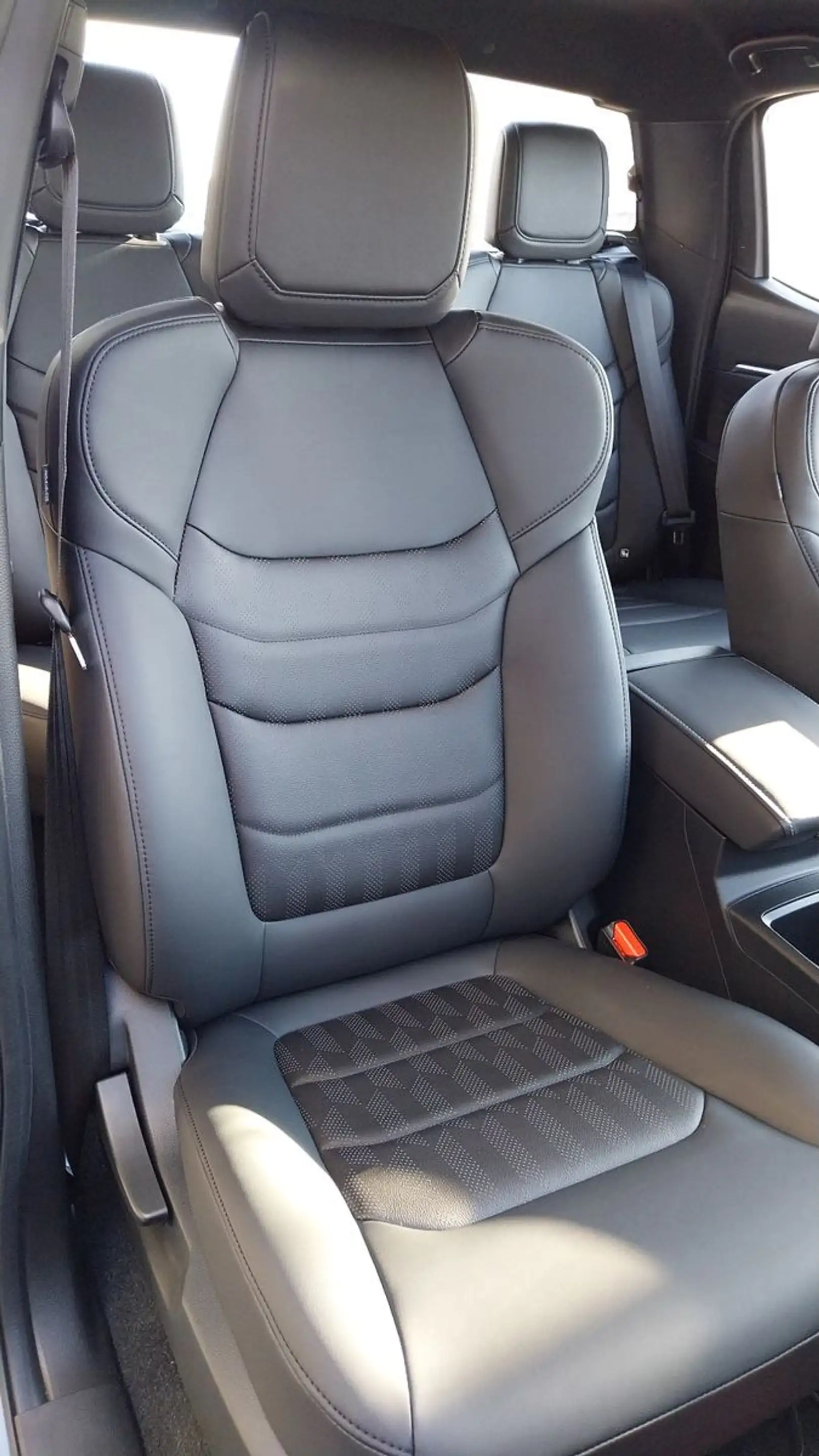 Isuzu D-Max Double Cab 4x4 LSE A/T Facelift 2025 — photo 10