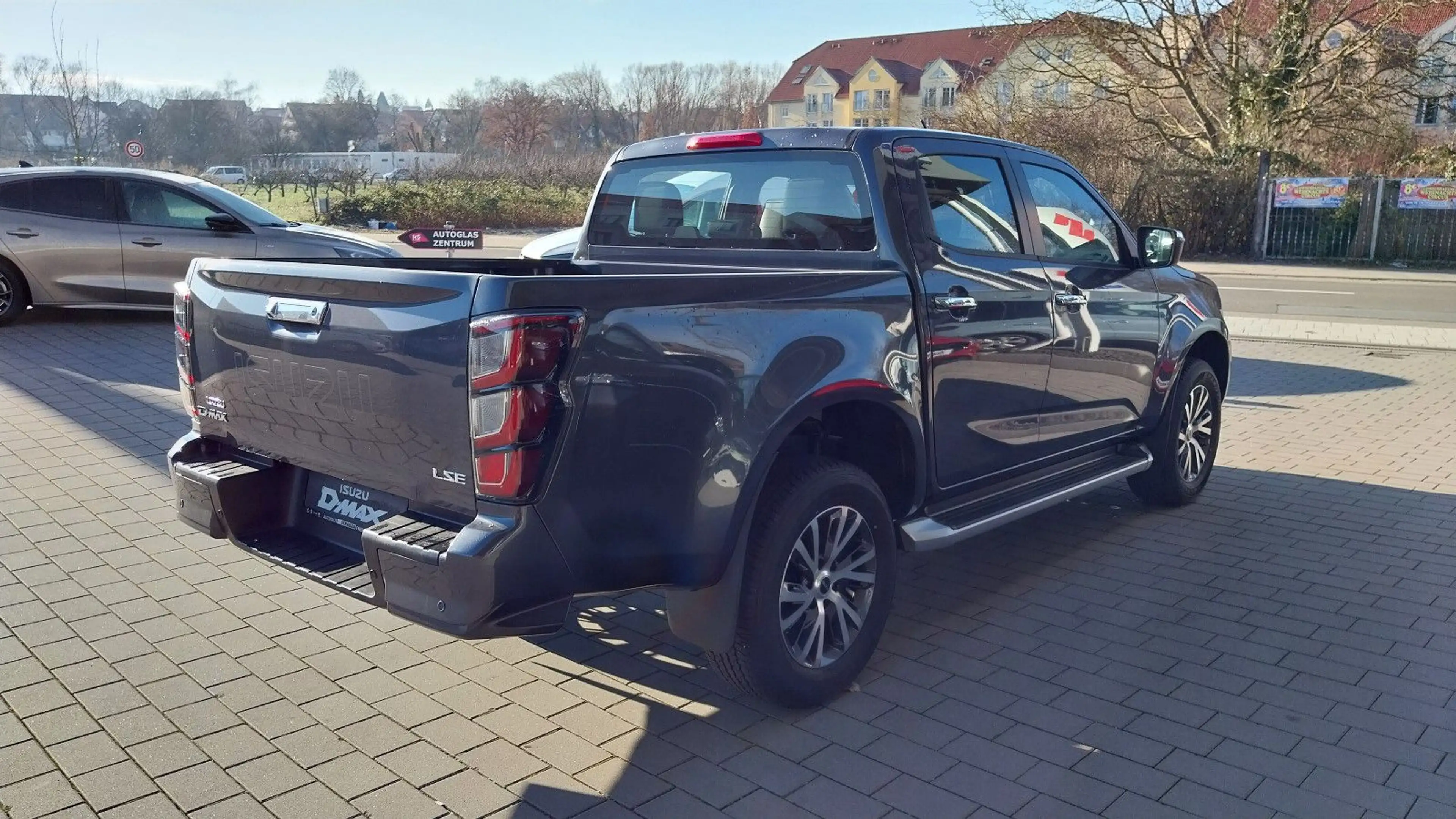 Isuzu D-Max Double Cab 4x4 LSE A/T Facelift 2025 — photo 3