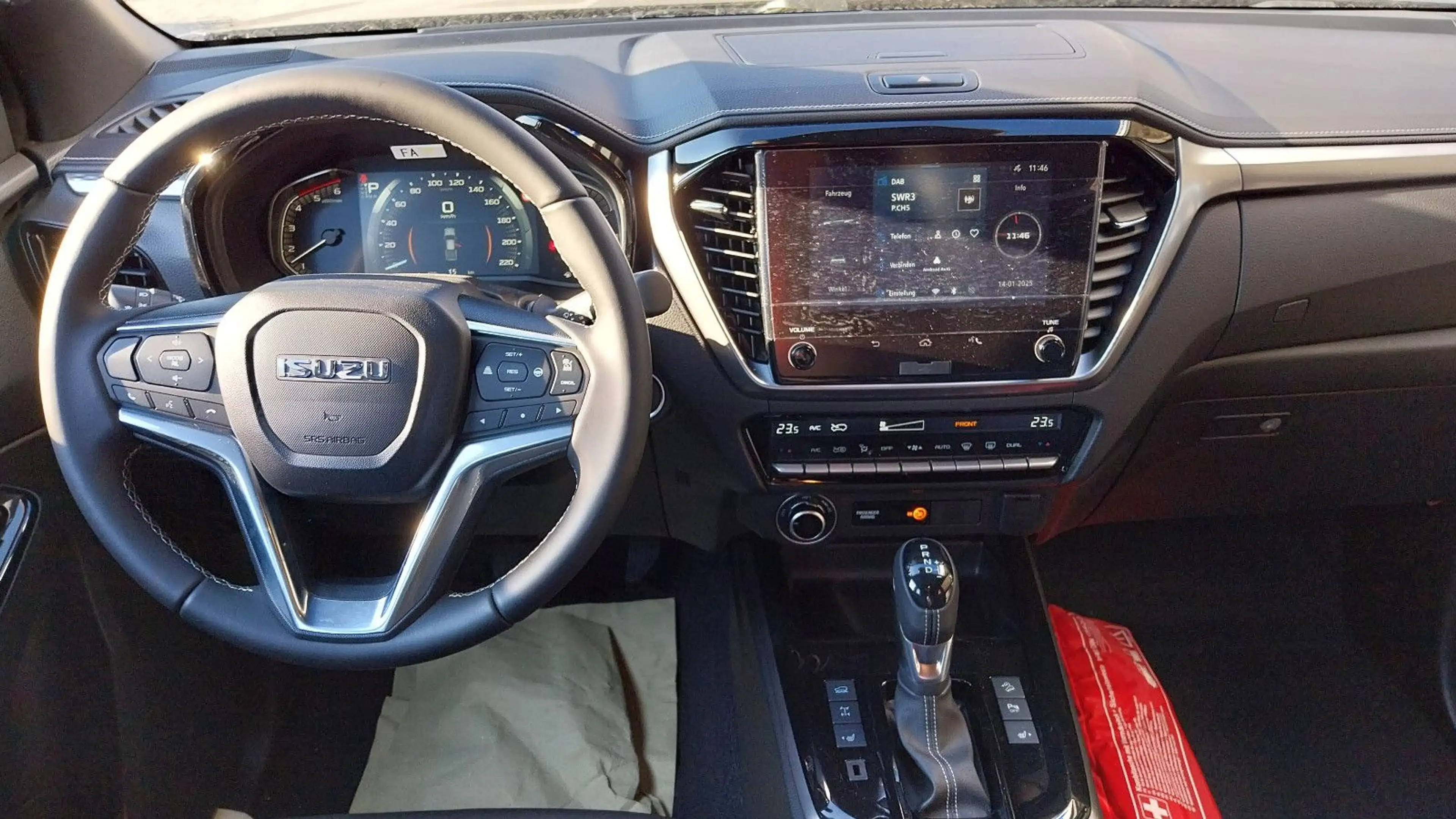 Isuzu D-Max Double Cab 4x4 LSE A/T Facelift 2025 — photo 11