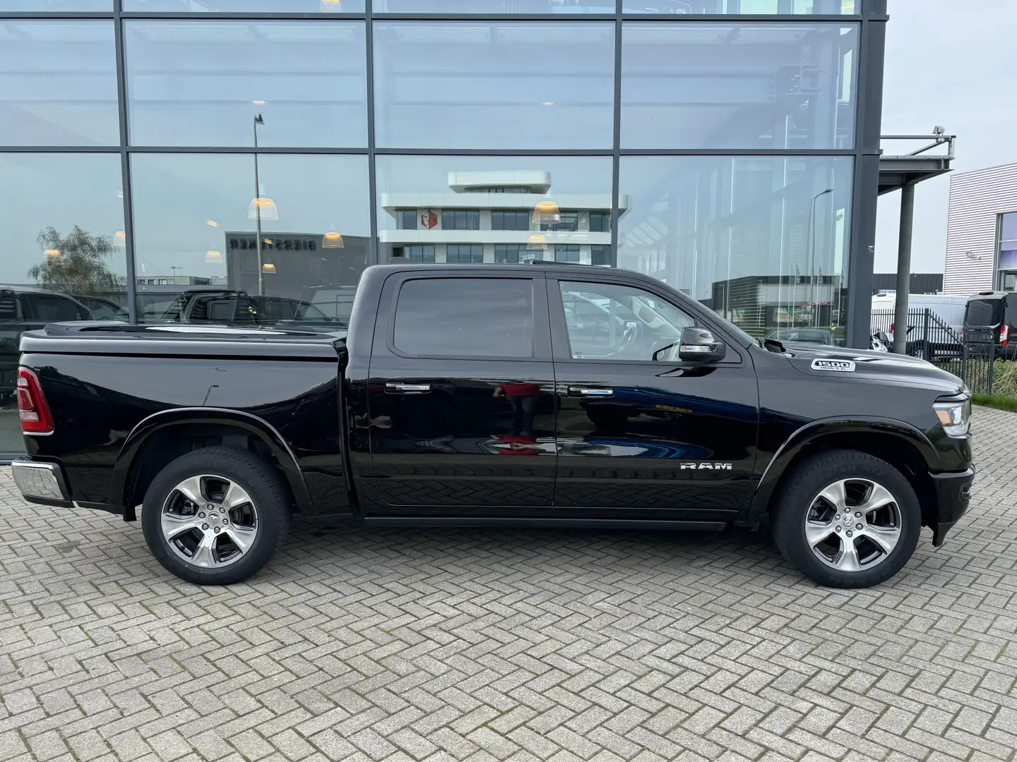 Dodge RAM Laramie | Pano | H&K | | Pano | H&K | Noir - 2