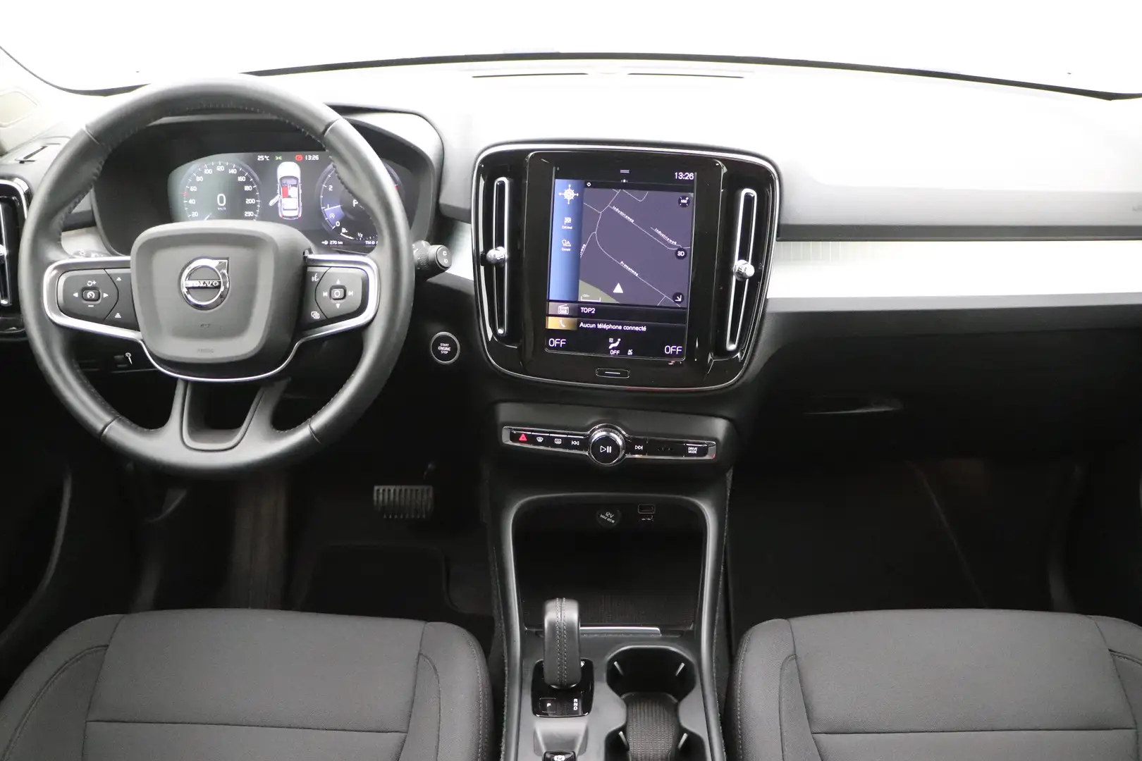 Volvo XC40 T2 Momentum Pro Geartr. LED GPS PDC CAM Keyless Ca Gris - 2