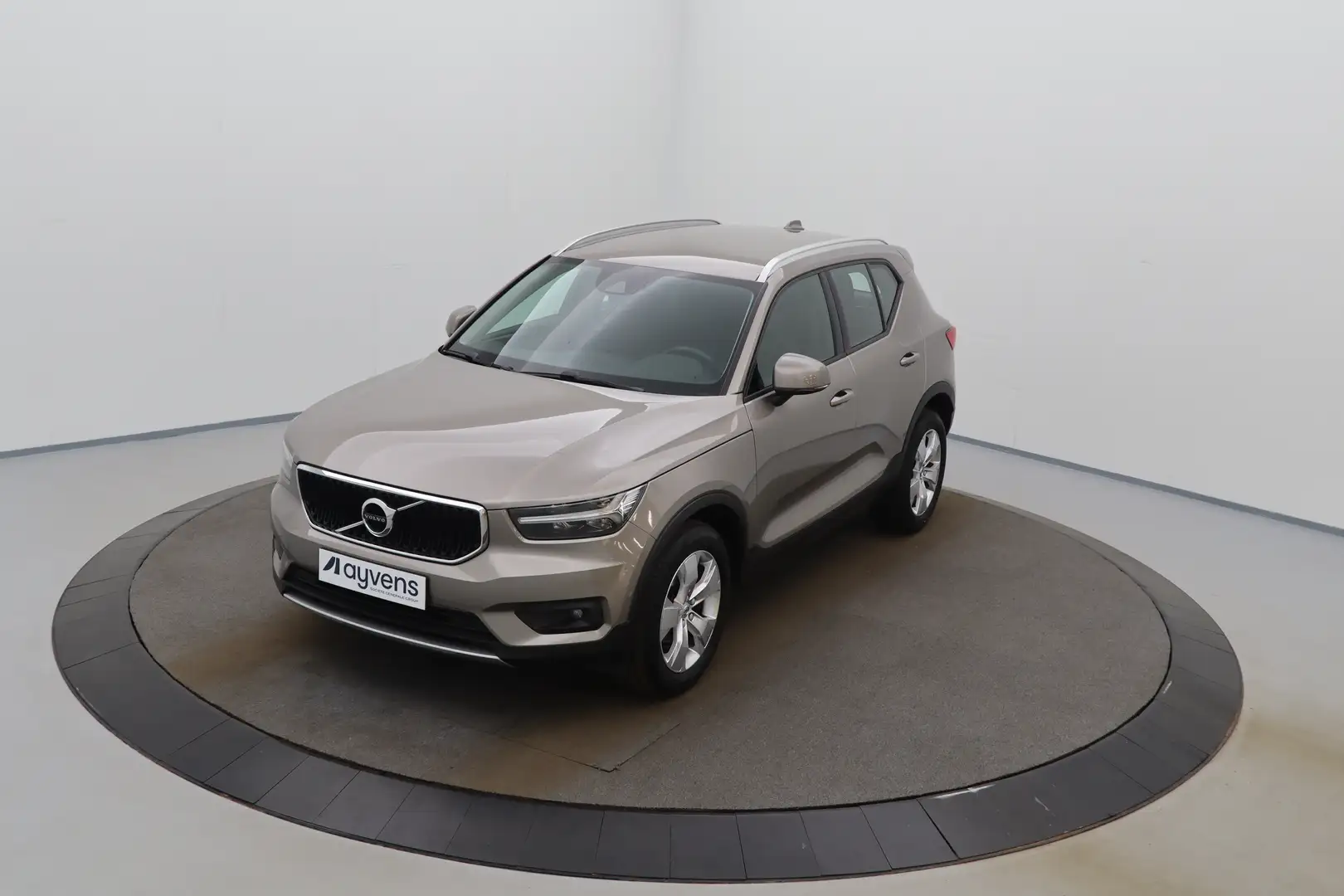 Volvo XC40 T2 Momentum Pro Geartr. LED GPS PDC CAM Keyless Ca Gris - 1