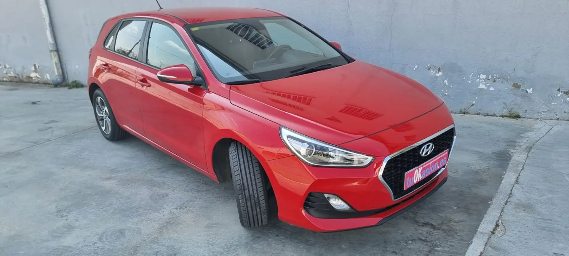 Hyundai i30 1.6CRDi Klass 95 Rojo - 2