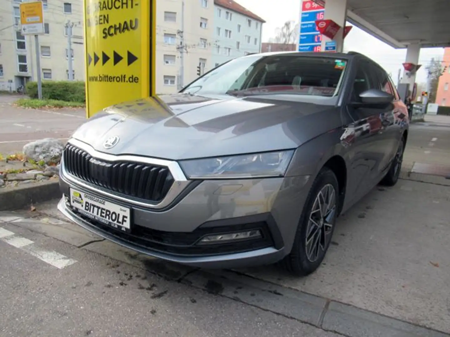 Skoda Octavia Combi 4x4 2.0TDI DSG Navi/Sthzg/4SHZ/ACC Grau - 2