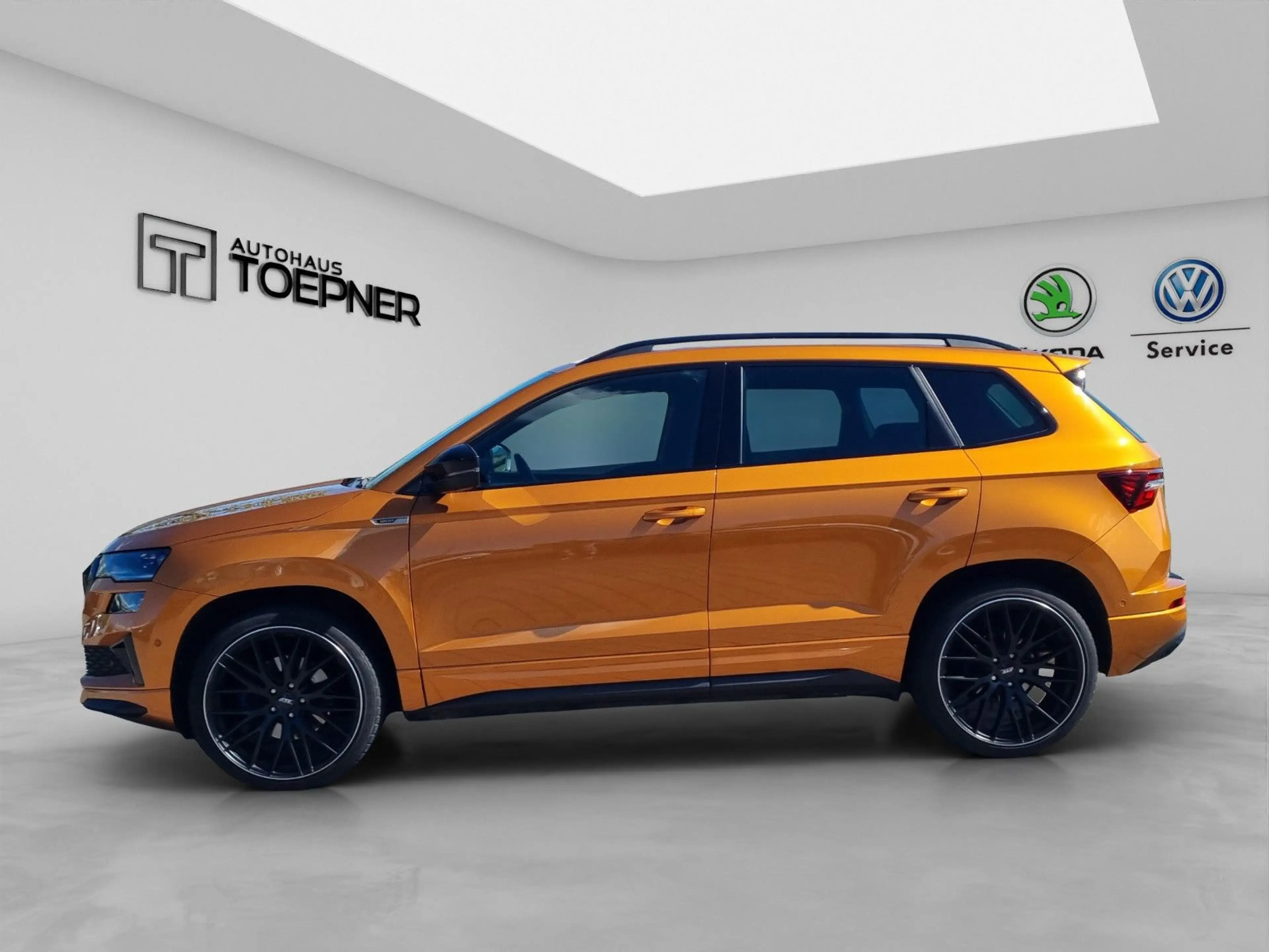Skoda Karoq Sportline 4x4 2,0 TSI DSG Navi ACC 360° — photo 3