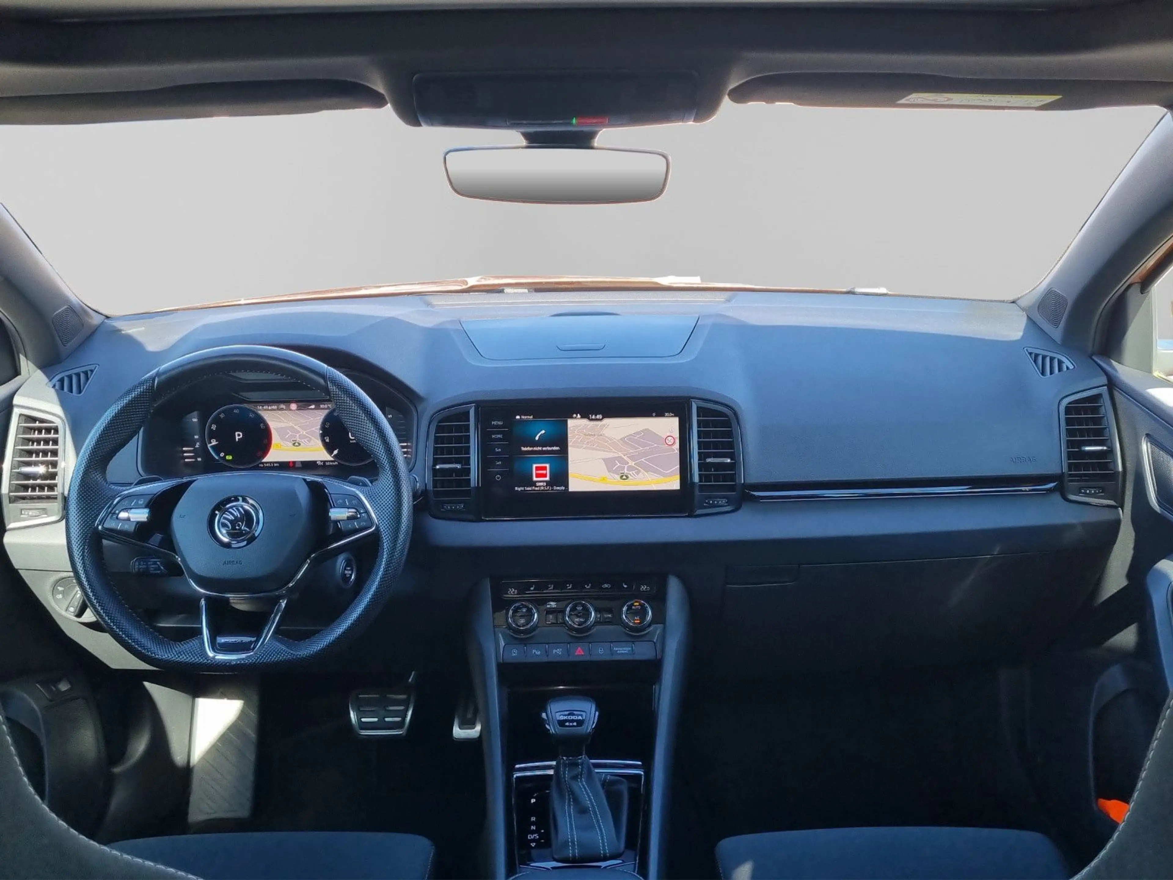Skoda Karoq Sportline 4x4 2,0 TSI DSG Navi ACC 360° — photo 10