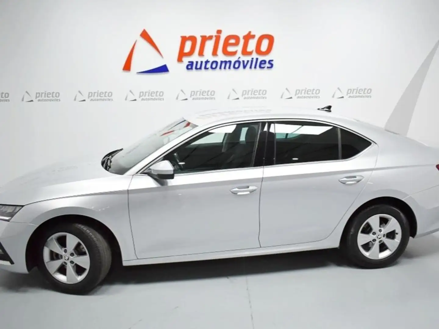 Skoda Octavia 2.0TDI Ambition 85kW Gris - 2