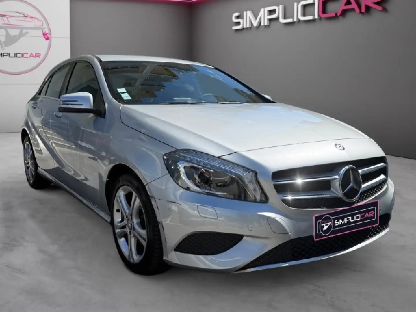 Mercedes-Benz A 180 Classe A 180 CDI BlueEFFICIENCY Inspiration 7-G DCT A Gris - 1