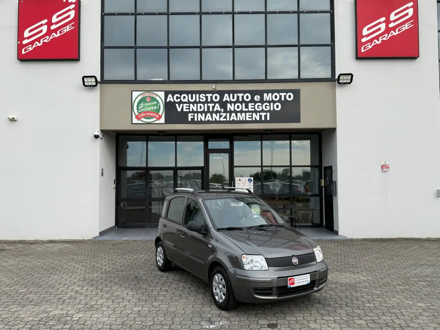 Fiat Panda Panda 1.2 Dynamic Grau - 1
