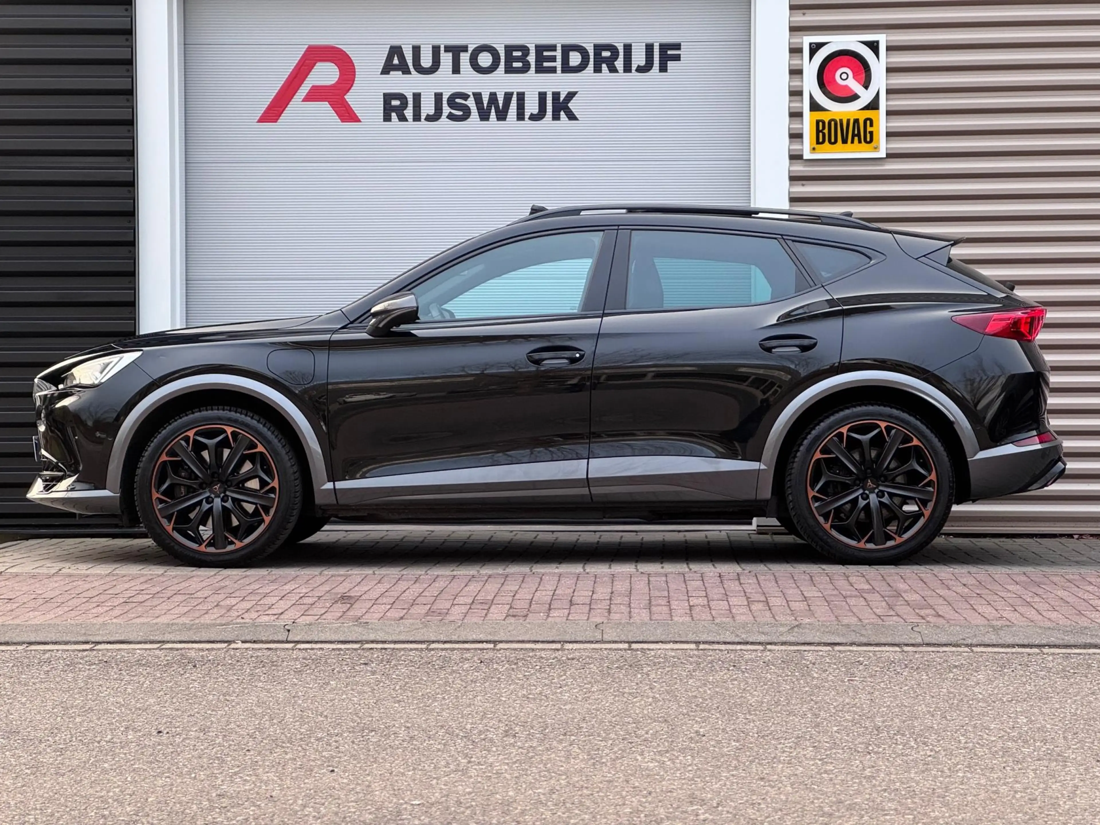 CUPRA Formentor 1.4 e-Hybrid VZ Performance Pano/Memory/360 — photo 2