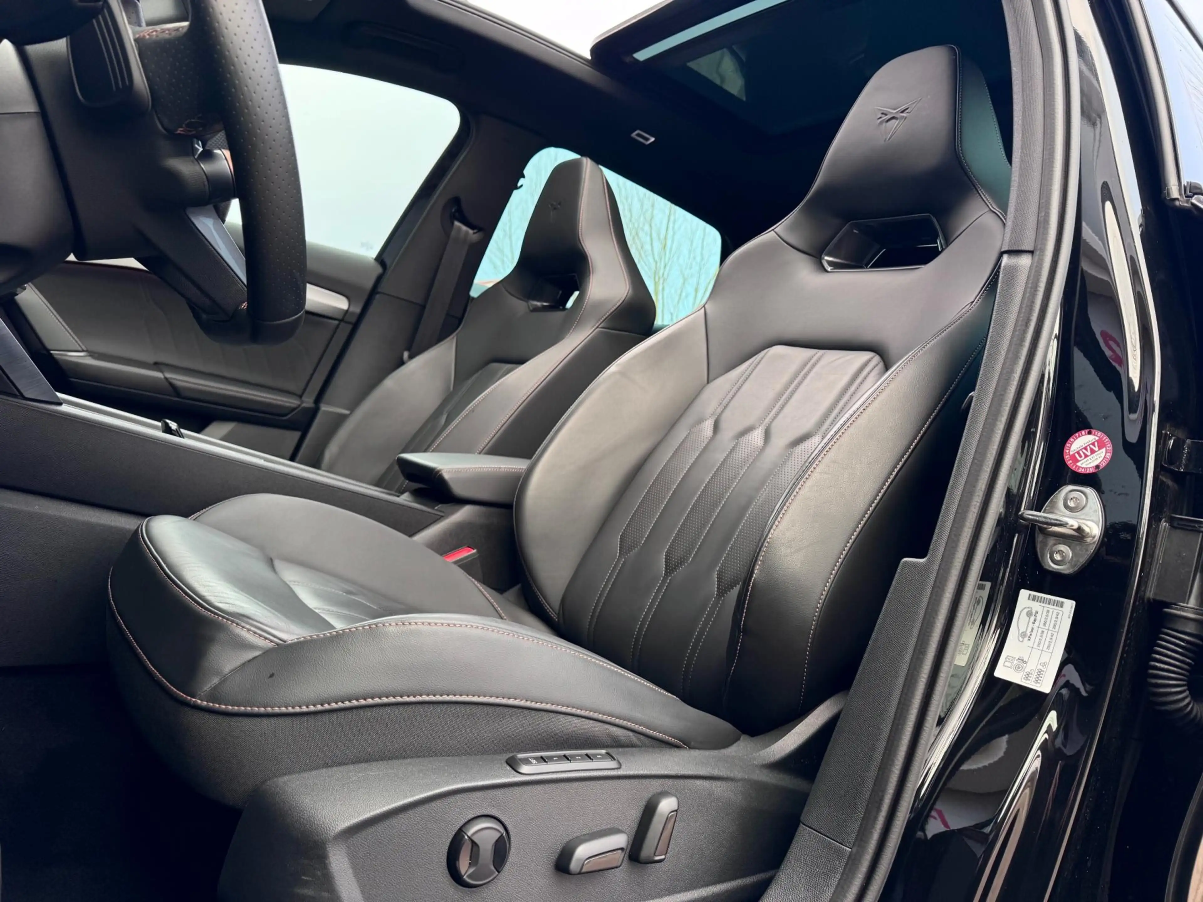 CUPRA Formentor 1.4 e-Hybrid VZ Performance Pano/Memory/360 — photo 13